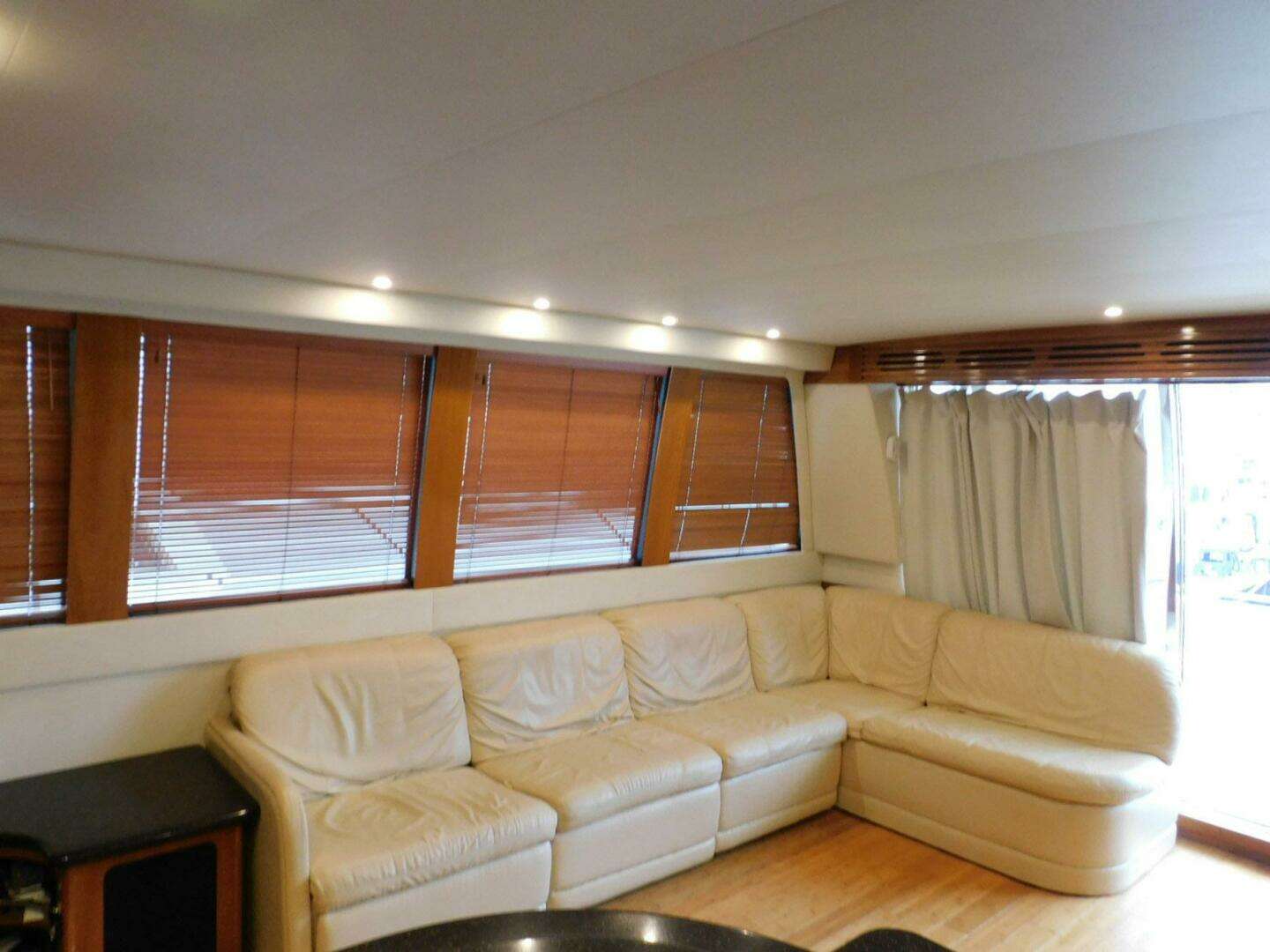 2002 Carver 570 Voyager Pilothouse - Image 11