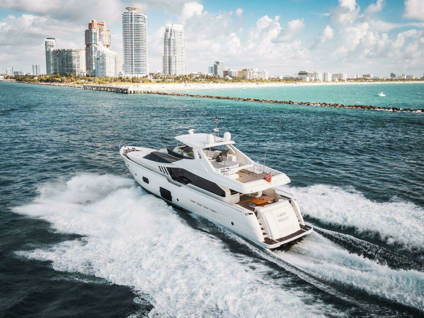 2014 Ferretti Yachts 870 - Image 5