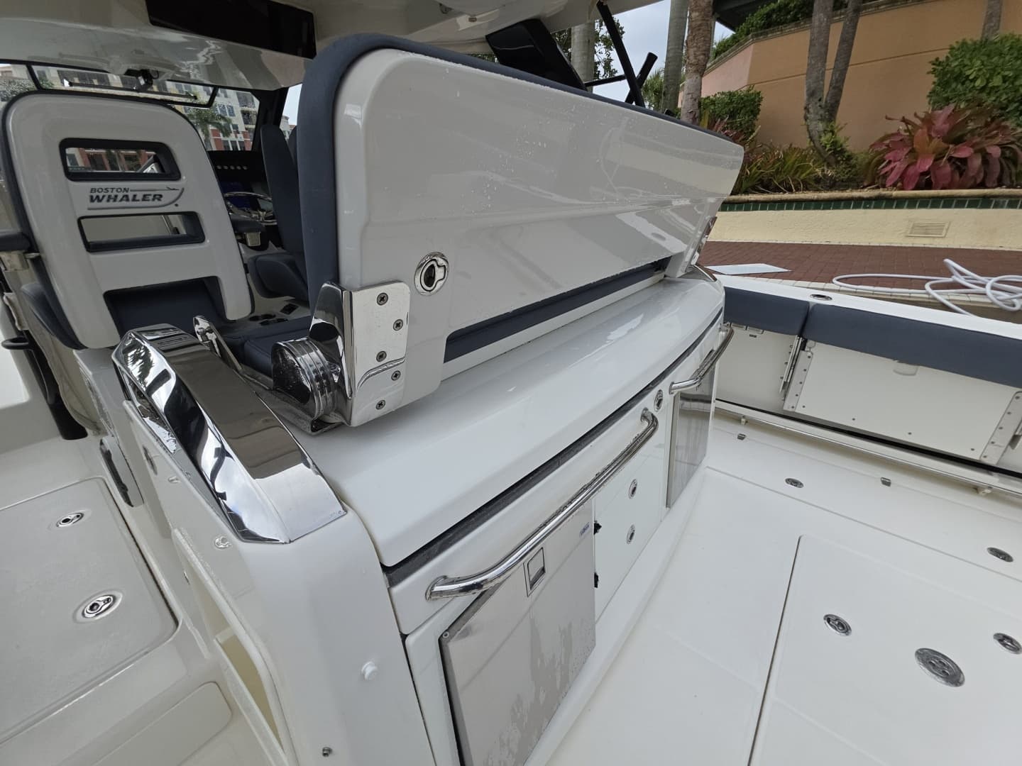 2021 Boston Whaler 420 Outrage - Image 57
