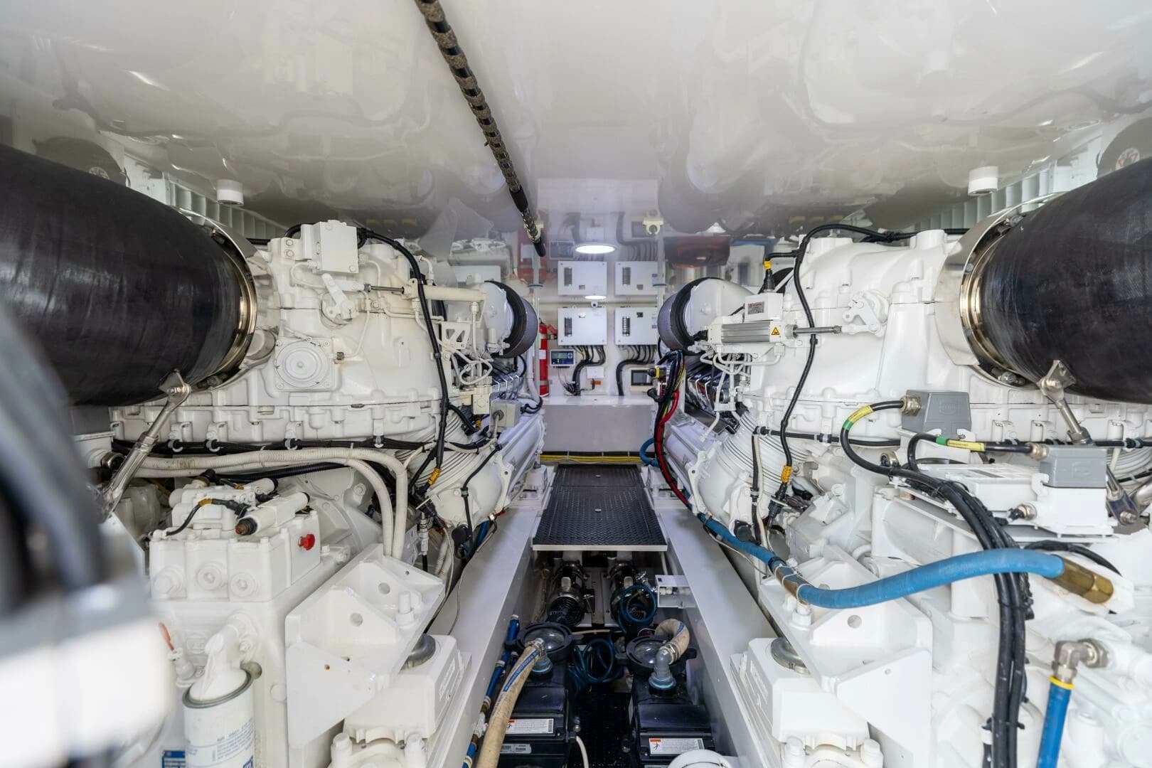 2020 Viking 62 Convertible - Image 46