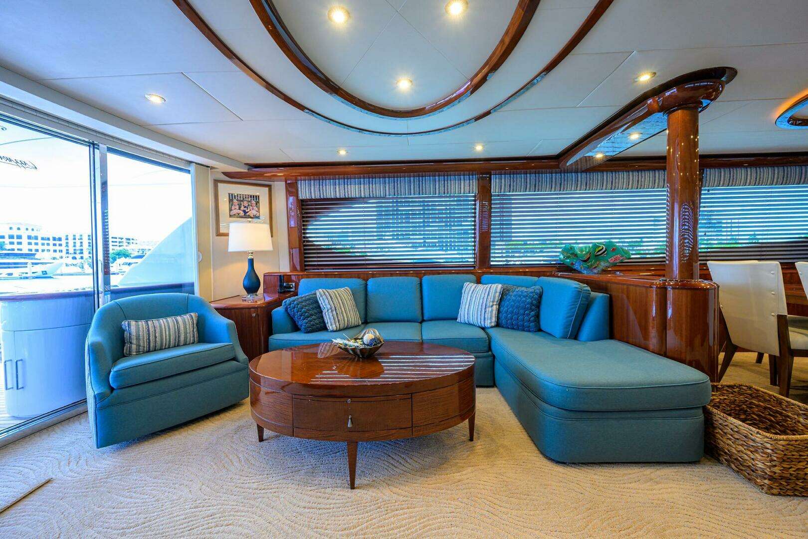 2007 Lazzara Yachts 80 Enclosed - Image 3