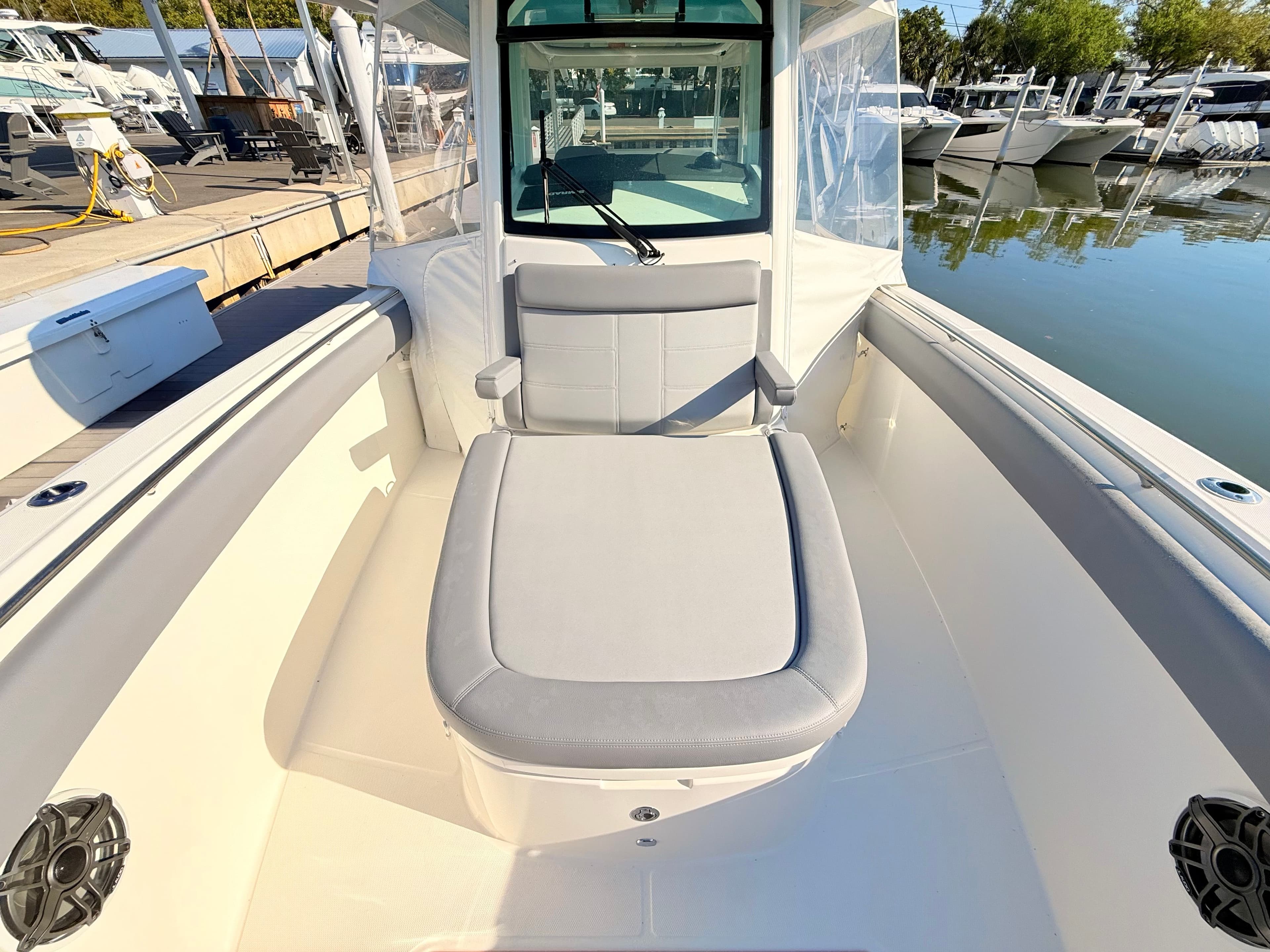 2026 Boston Whaler 330 Outrage - 25