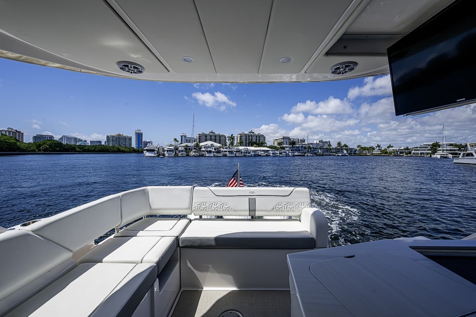 2025 Regal 38 XO - Image 17