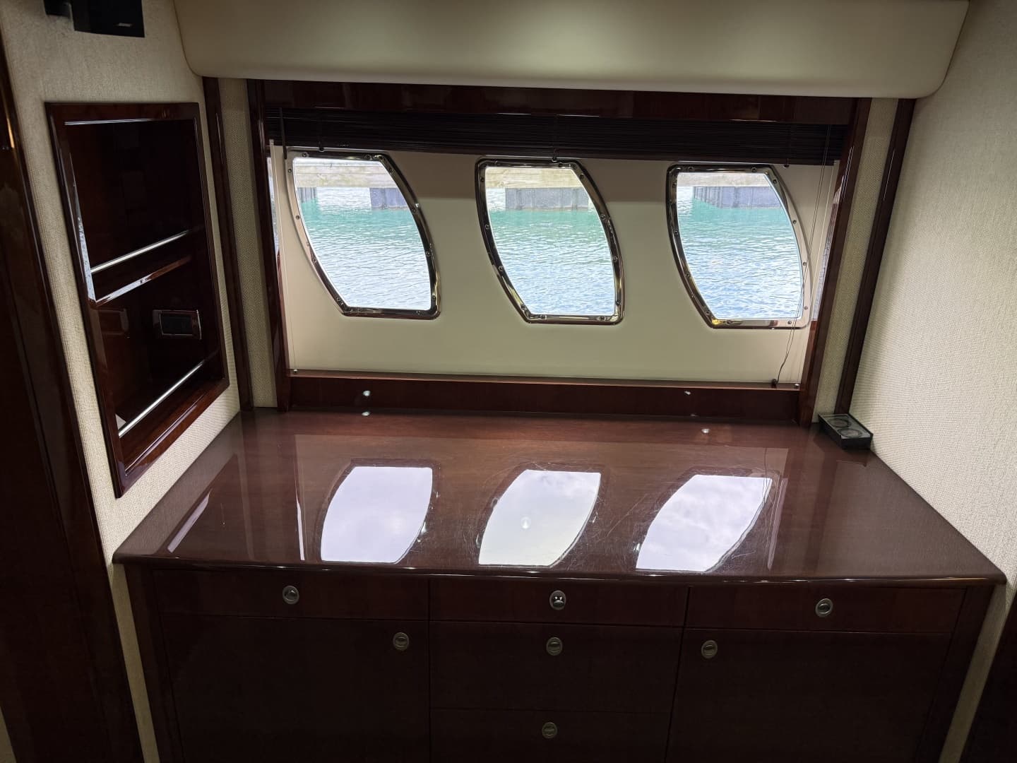 2009 Sea Ray 60 Sundancer - Image 52