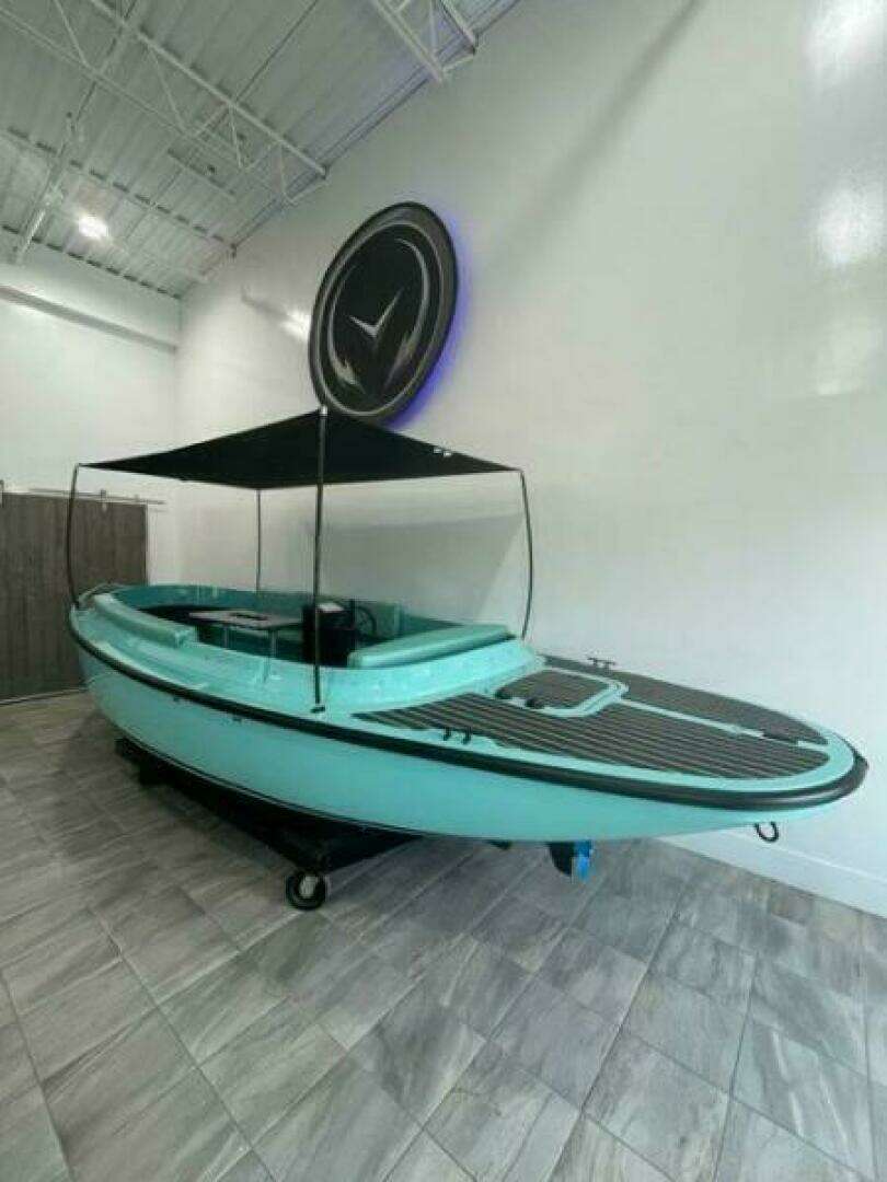 2023 Vision Fantail 217 - Image 8