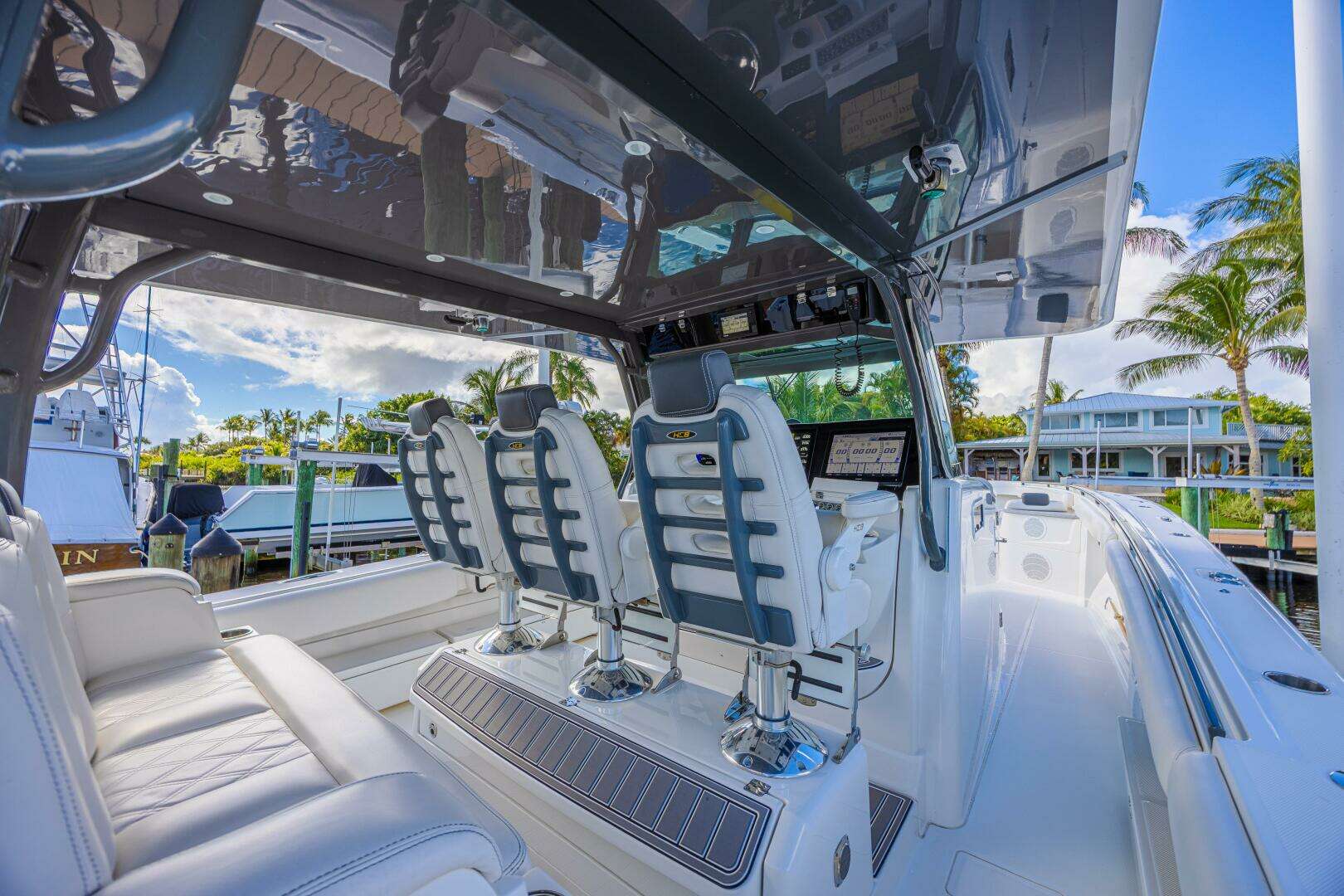 2019 HCB 53 Suenos - Image 18