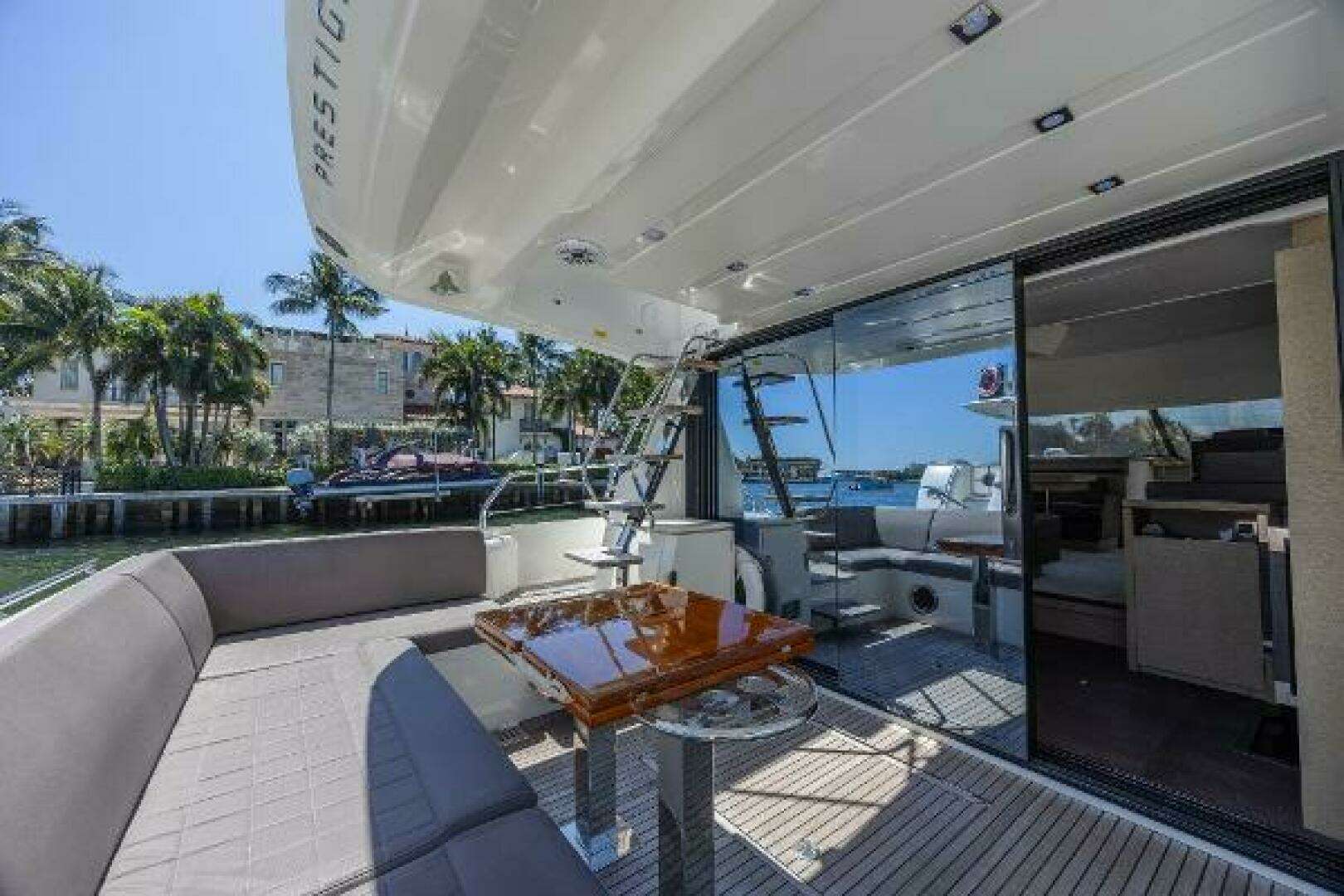 2018 Prestige 520 - Image 28