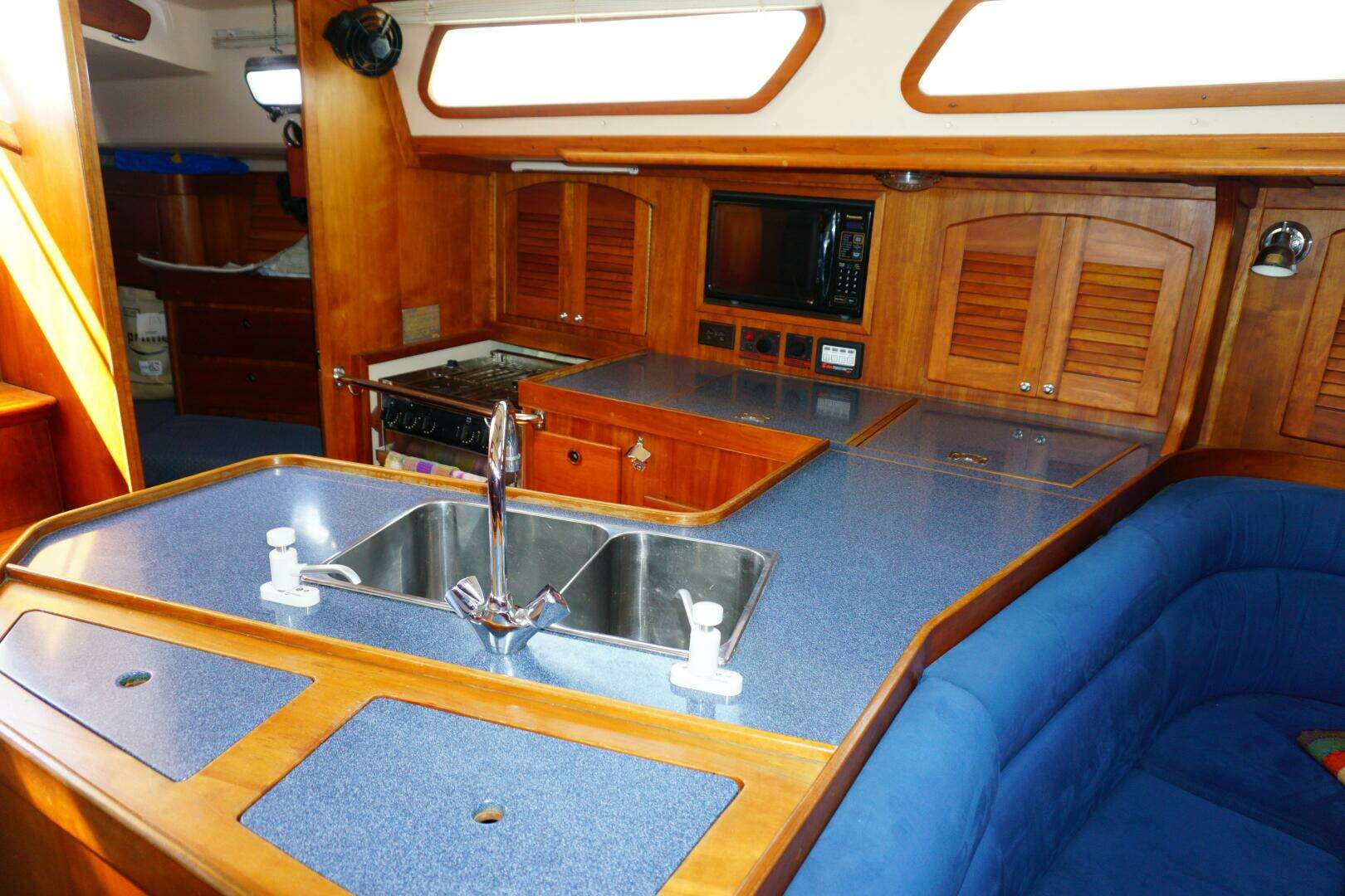 1998 Sabre 402 - Image 15