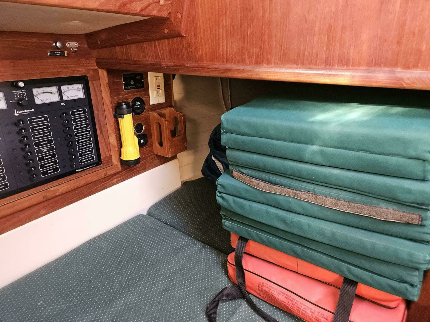 1994 Pacific Seacraft — - Image 18