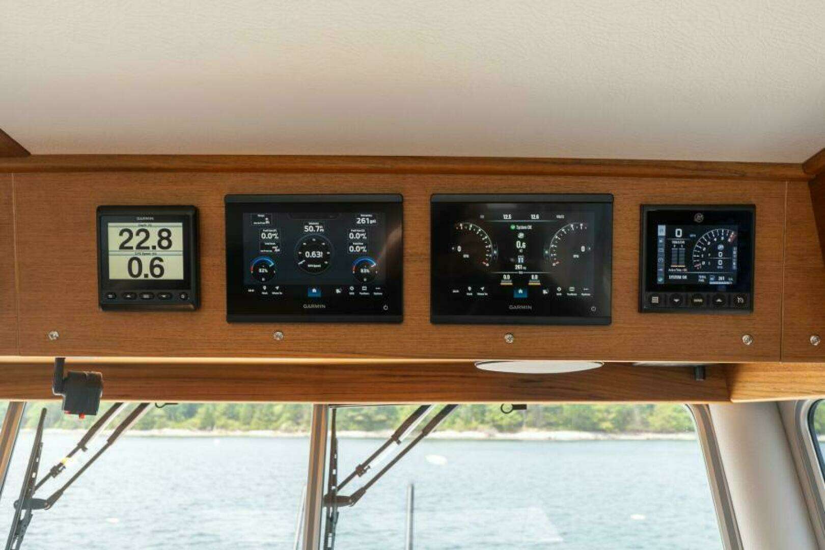 2027 Targa 32 - Image 43