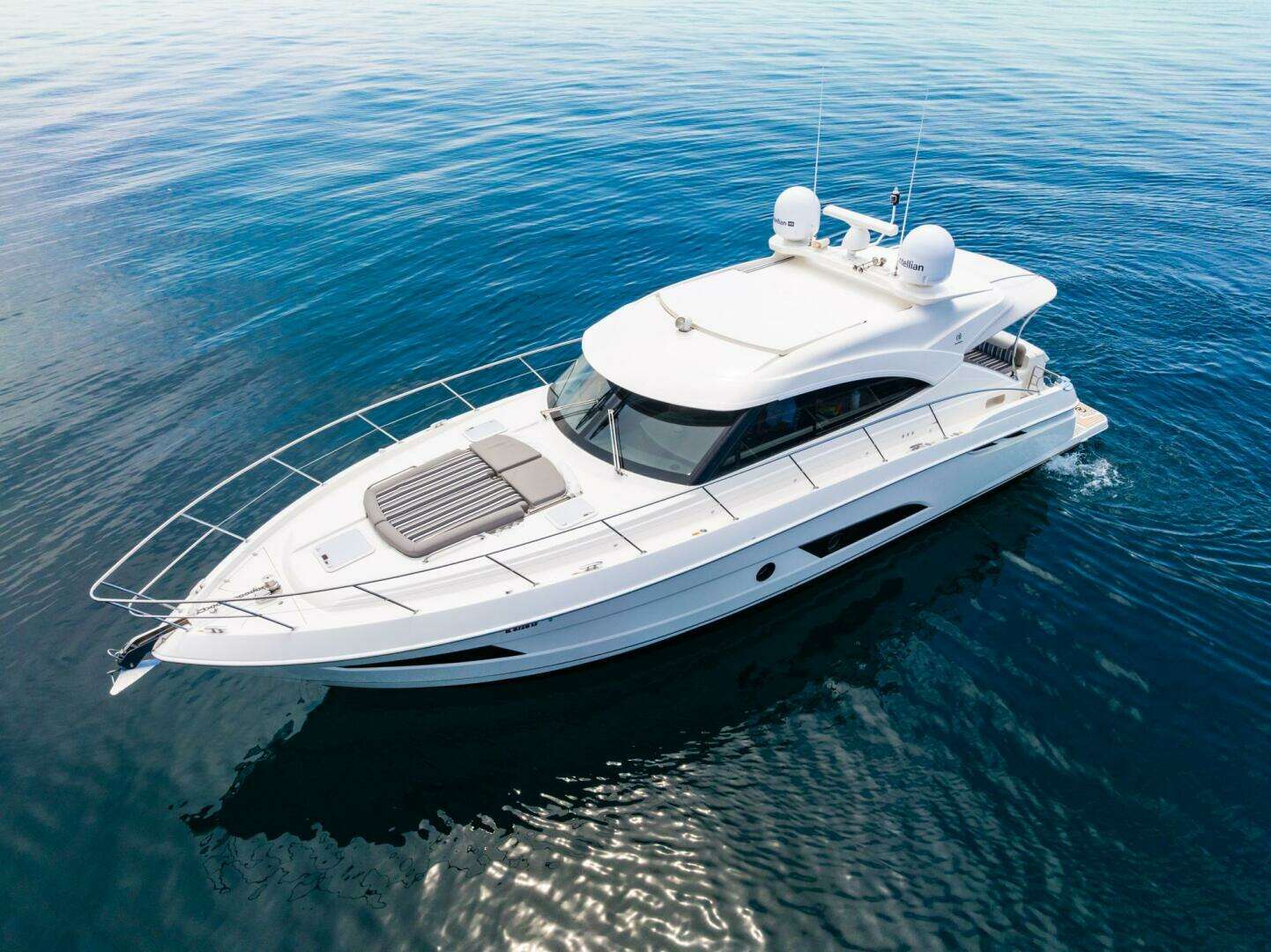 2019 Riviera 4800 Sport Yacht - Image 7