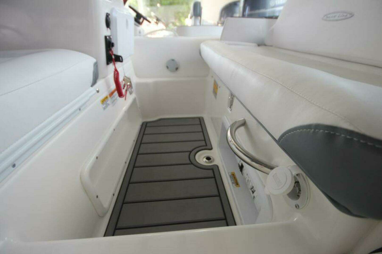 2026 Zodiac Yachtline 440 DL NEO - Image 12