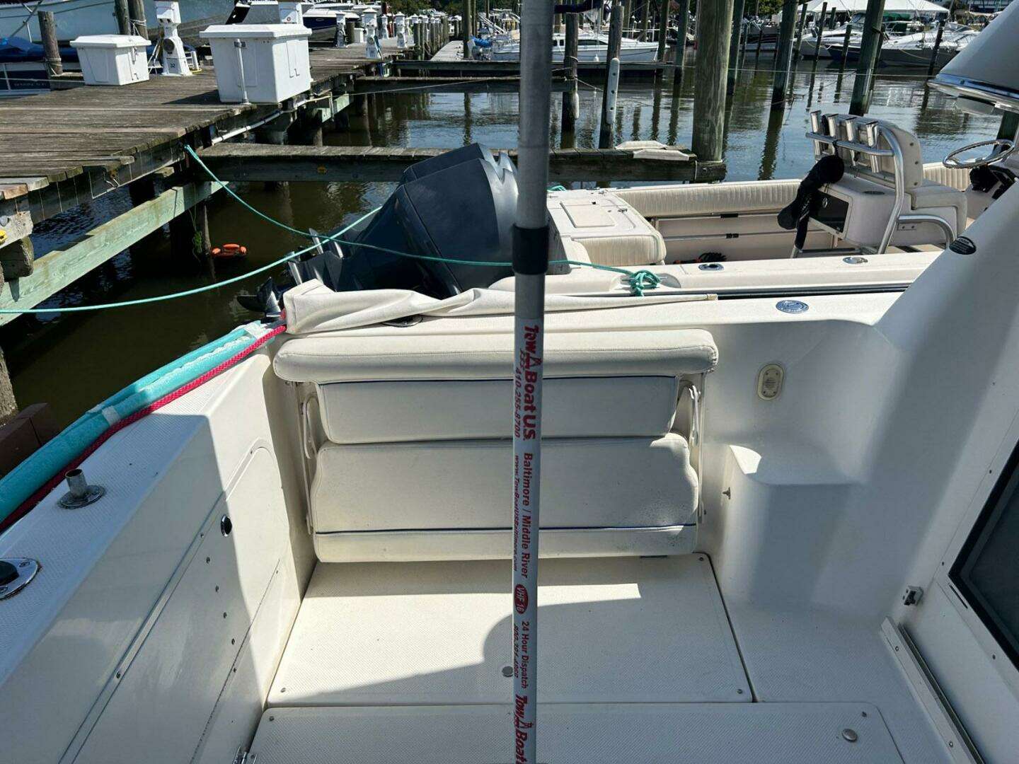 2008 Bayliner Discovery 288 - Image 25