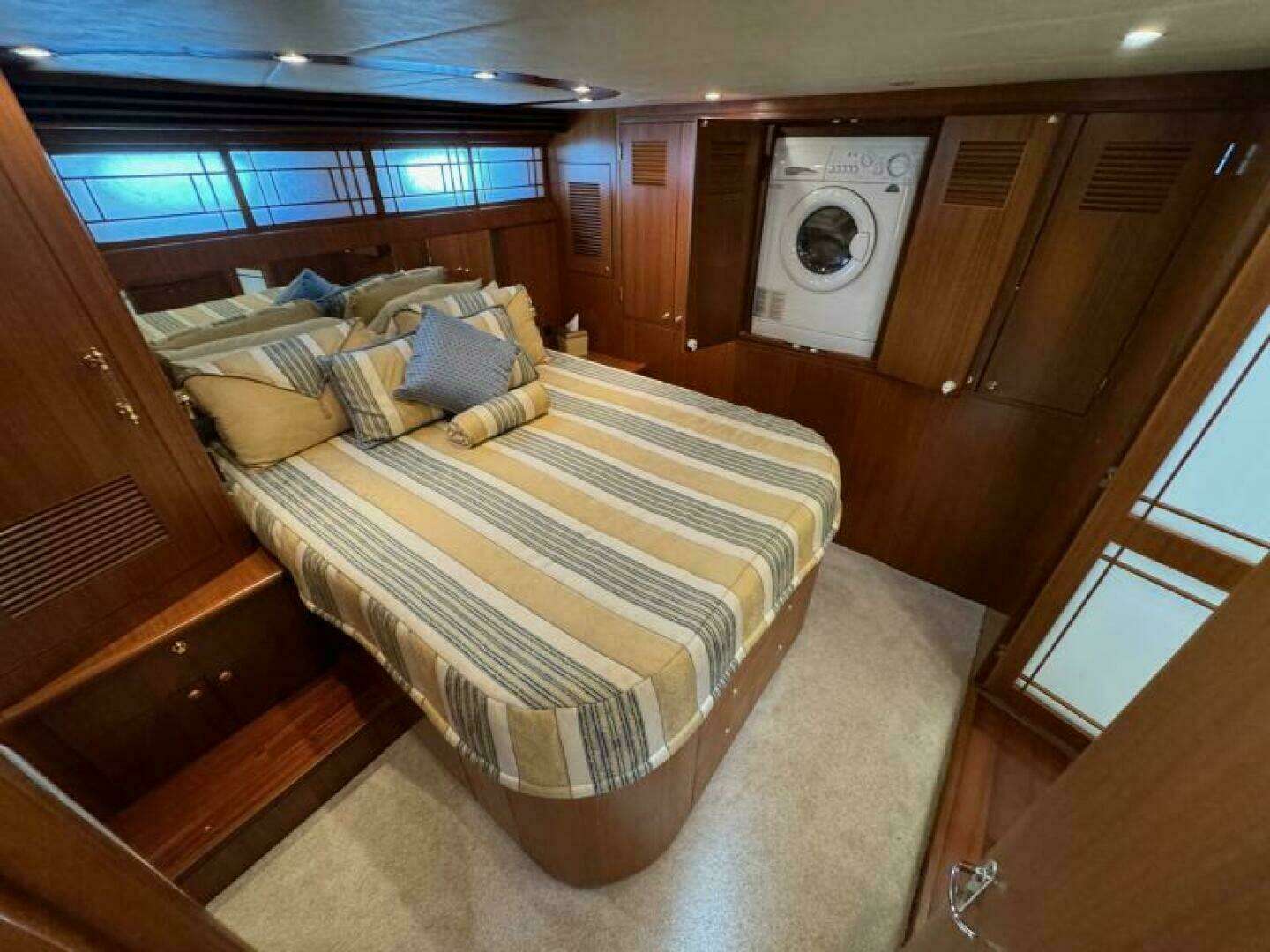2007 Jefferson 52 Pilothouse SE - Image 32