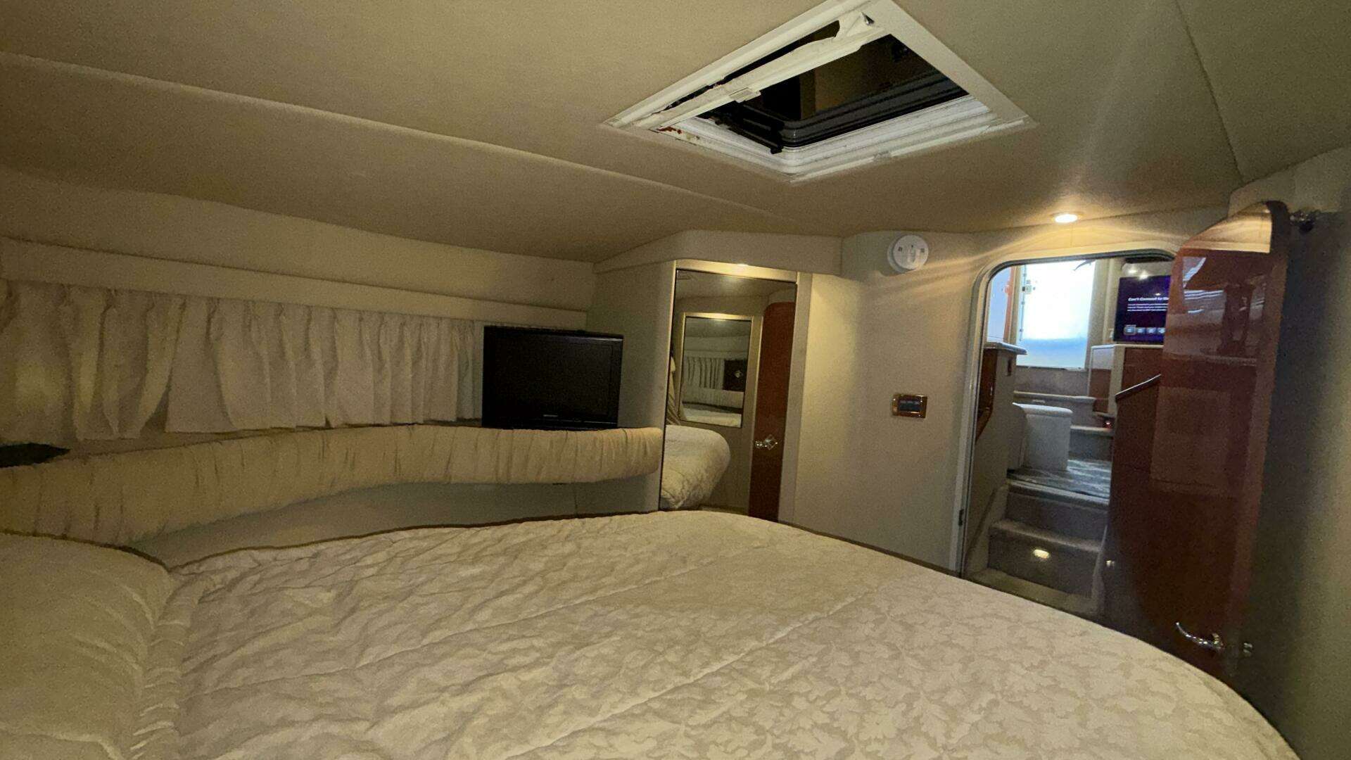 2000 Sea Ray 380 Aft Cabin - Image 32
