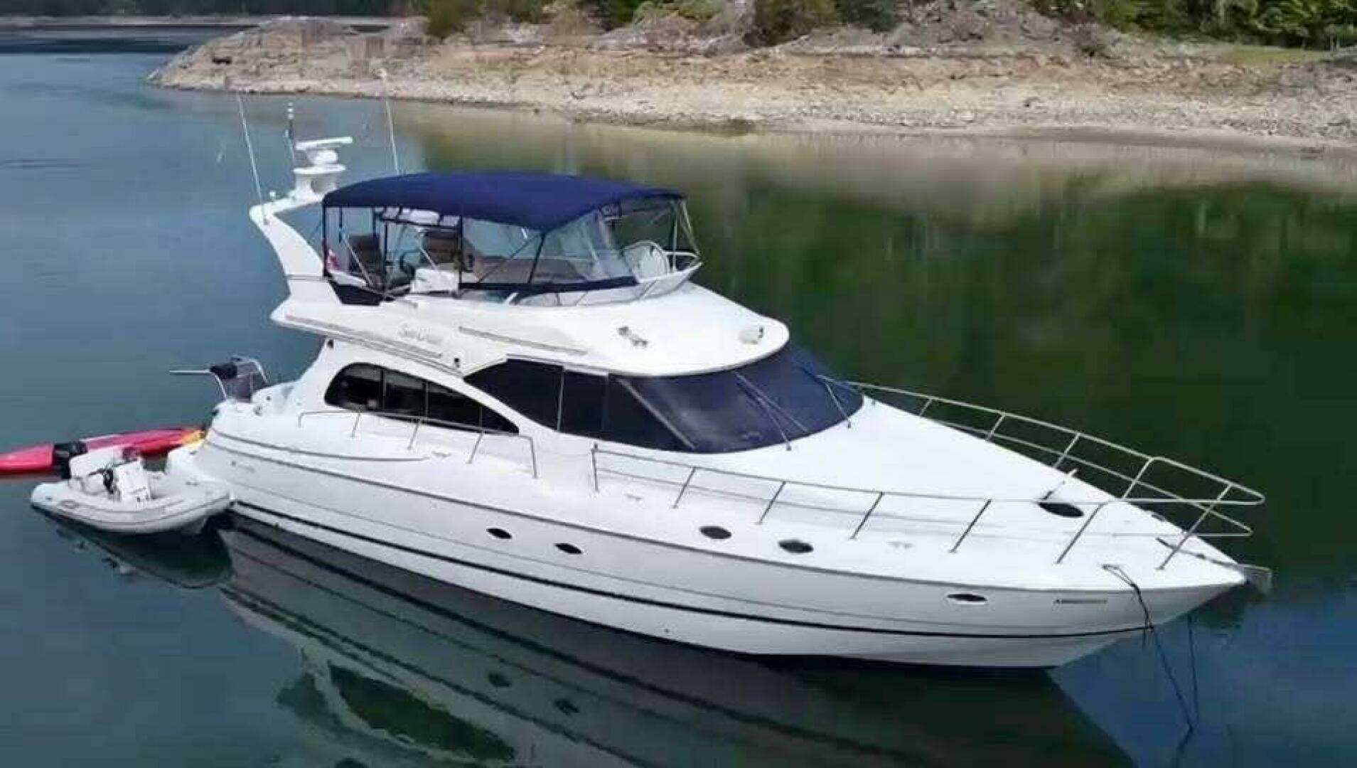 2001 Cruisers Yachts 5000 Pilothouse - Image 3