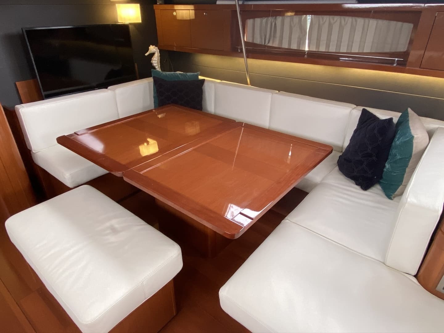 2016 Beneteau Oceanis 60 - Image 9