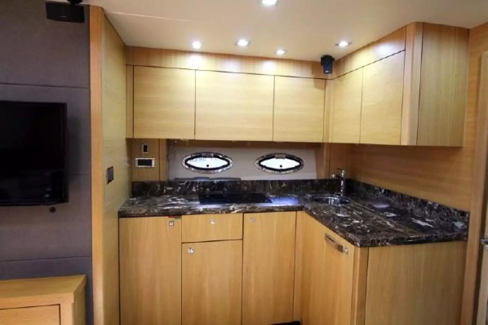 2013 Sunseeker Portofino - Image 36