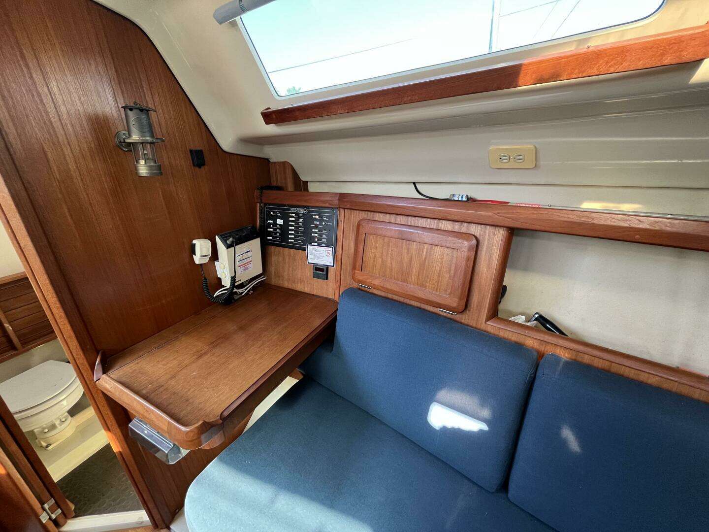 1992 Hunter — - Image 7