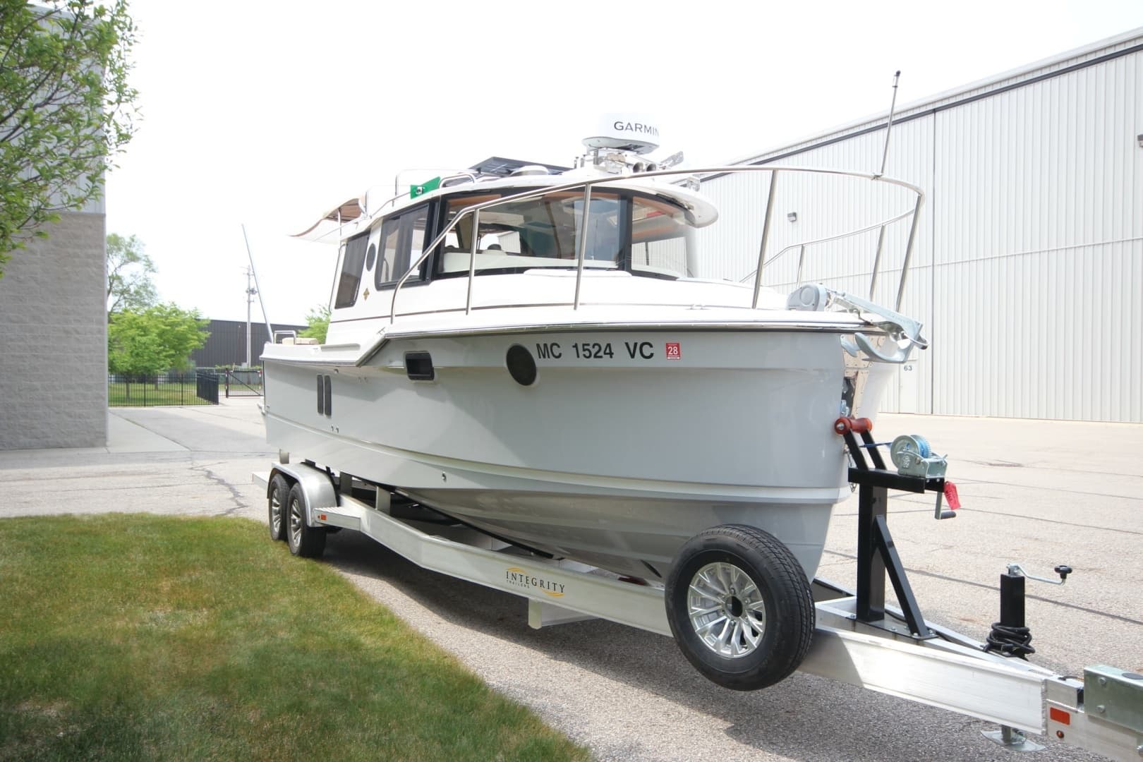 2025 Ranger Tugs R-25 w/Custom Trailer - Image 4