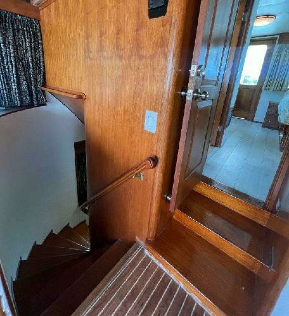 1983 Knight & Carver Custom Trideck - Image 26