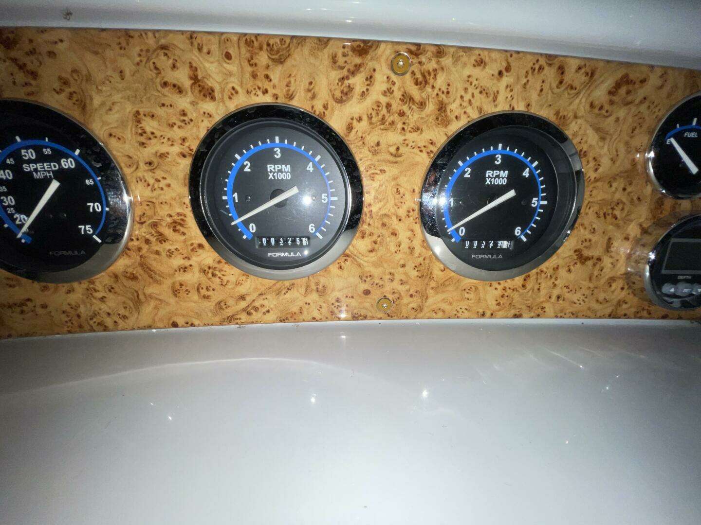 2006 Formula 280 SS - Image 35