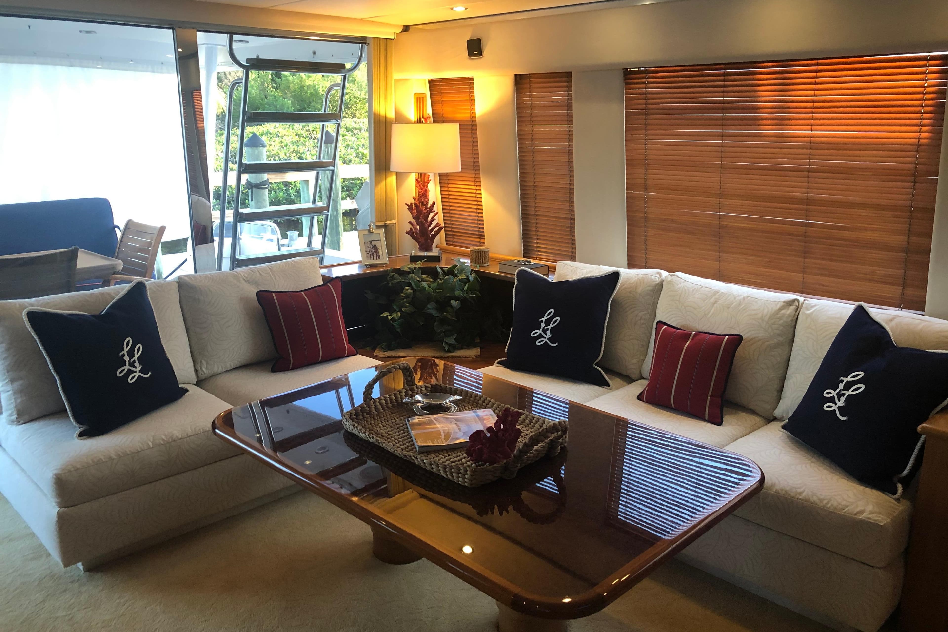 Luxurious interior of 2000 Pacific Mariner 65 Motoryacht with elegant seating and decor.