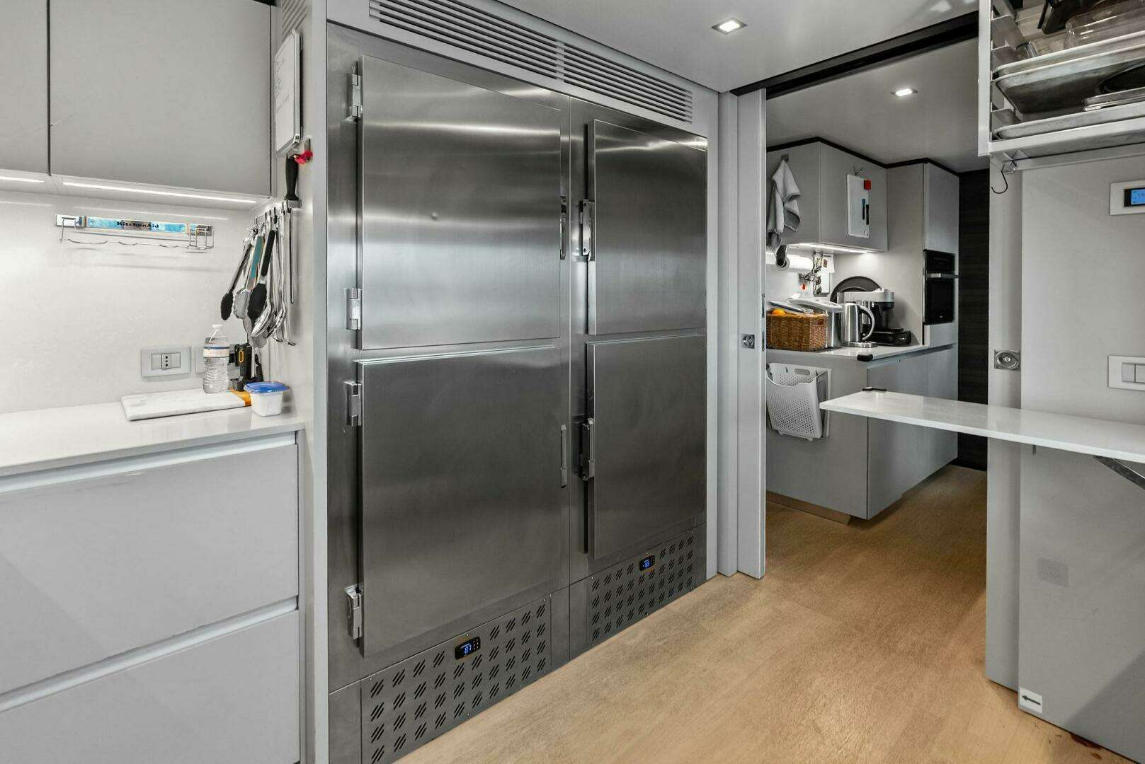 2023 Custom Line 33 Navetta - Image 52