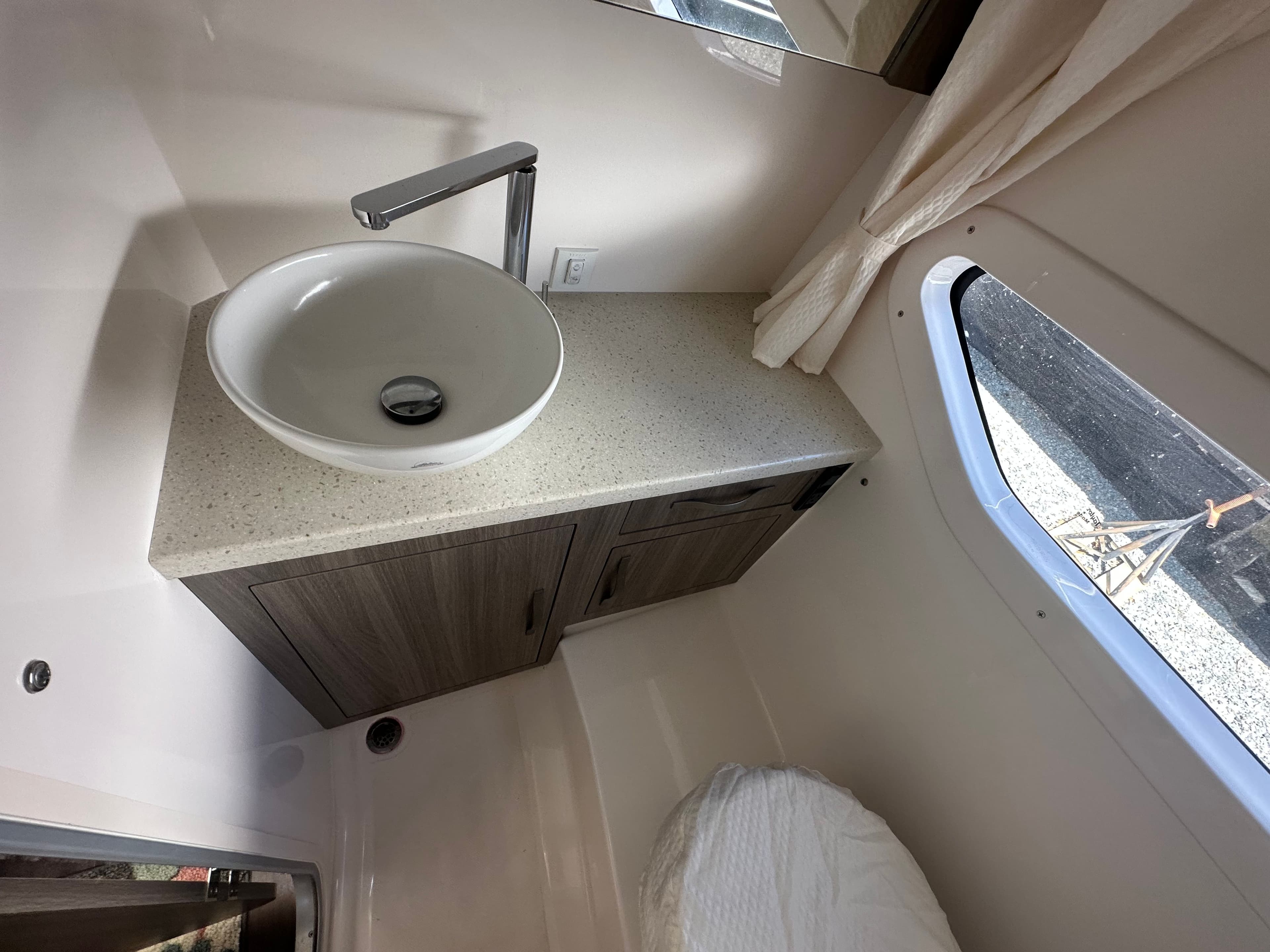 2019 Regal 33 Express - 22