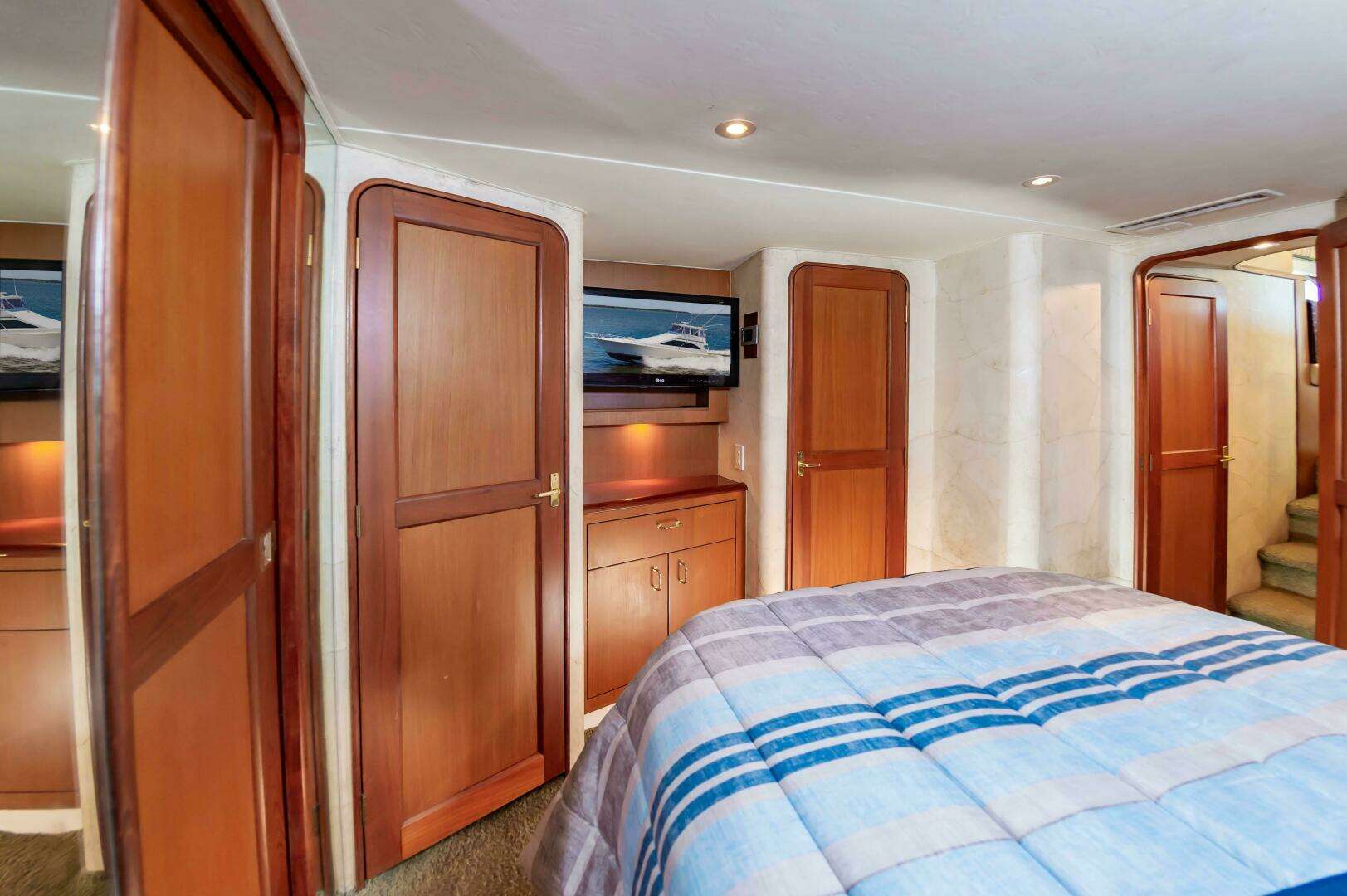 2000 Ocean 48 Supersport - Image 35