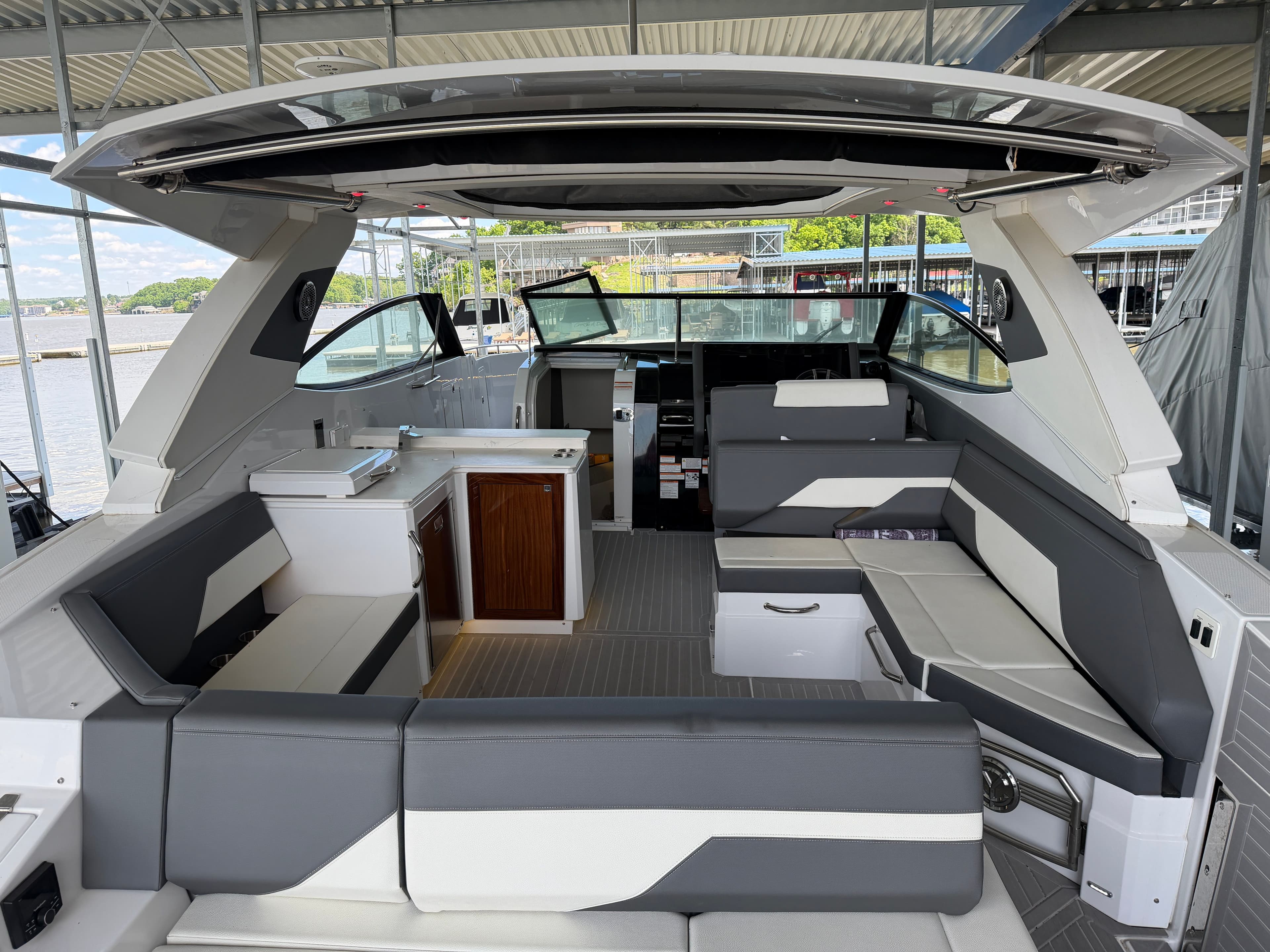 2023 Cruisers Yachts 38 GLS - 5
