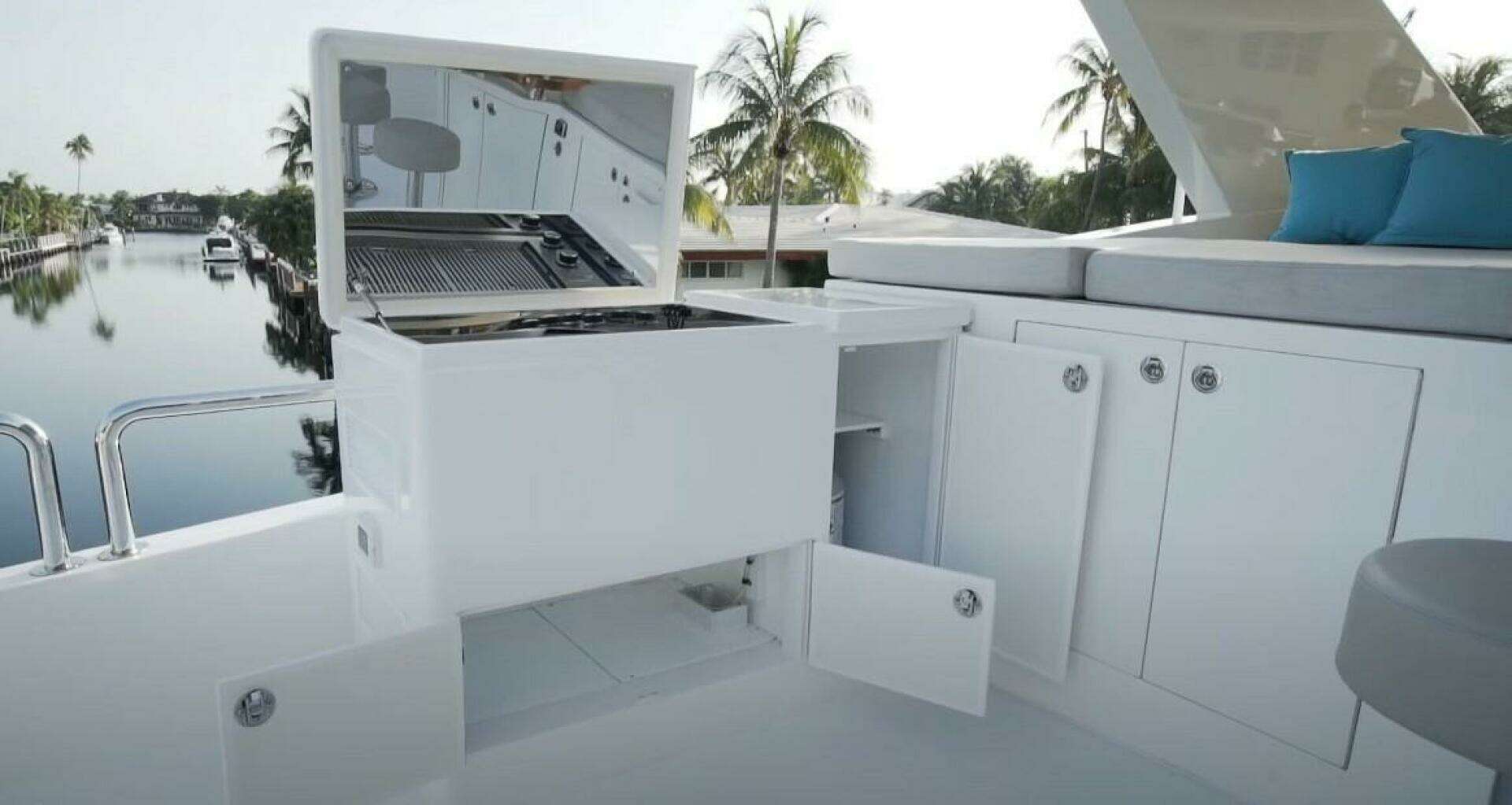 2017 Hargrave Raised Pilothouse - Image 28