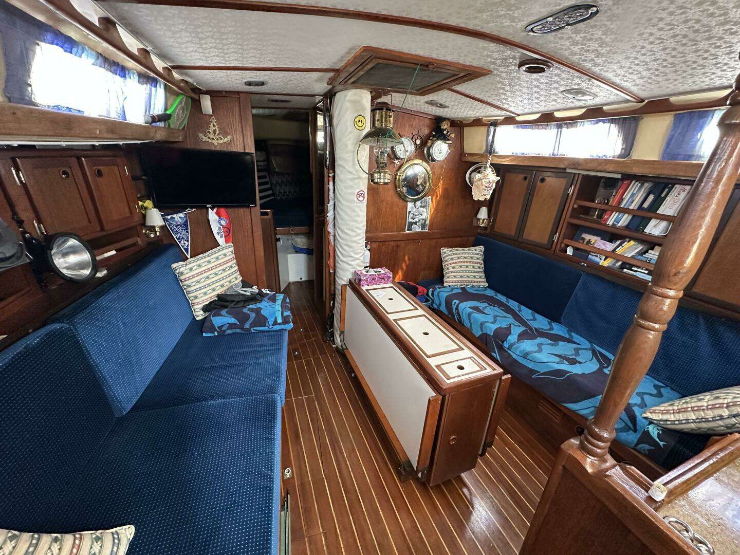 1979 Hughes 40 - Image 8
