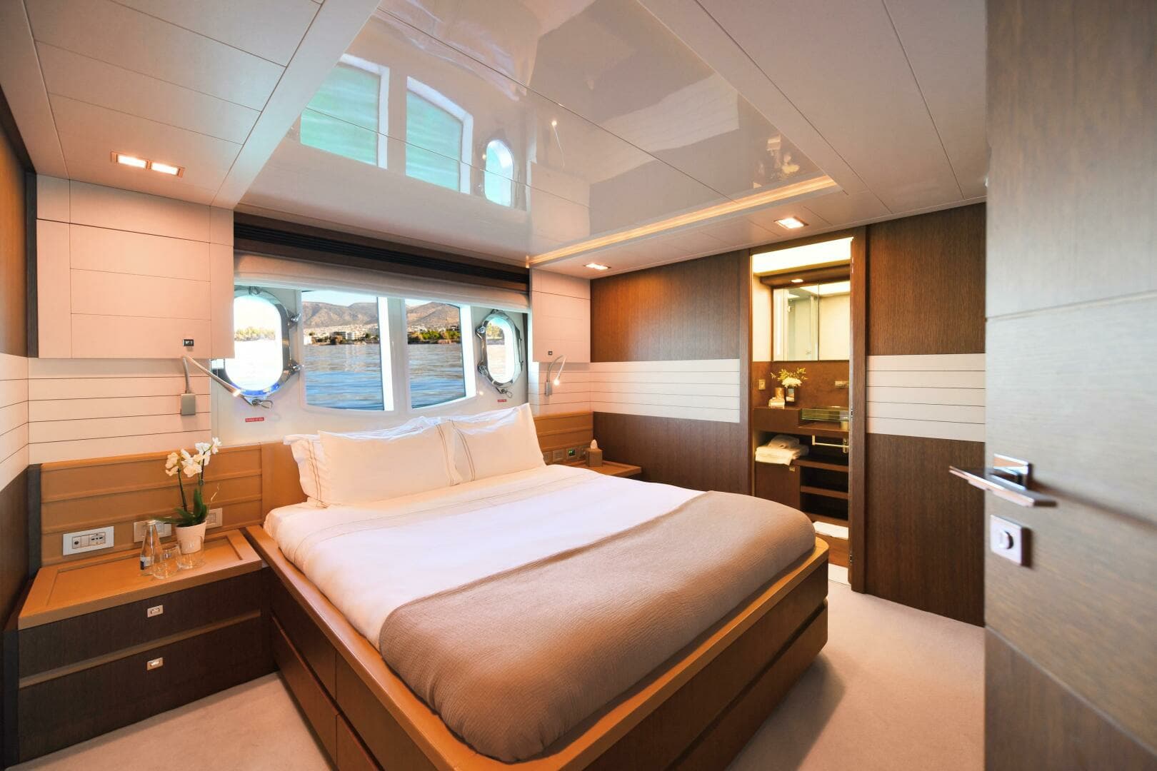 2012 Custom Line FAST - Image 28