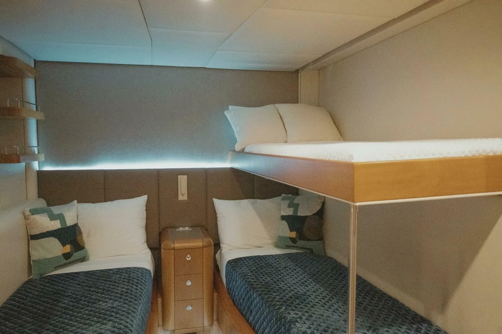 1996 Oceanfast 87 Enclosed Bridge Sportfish - Image 17