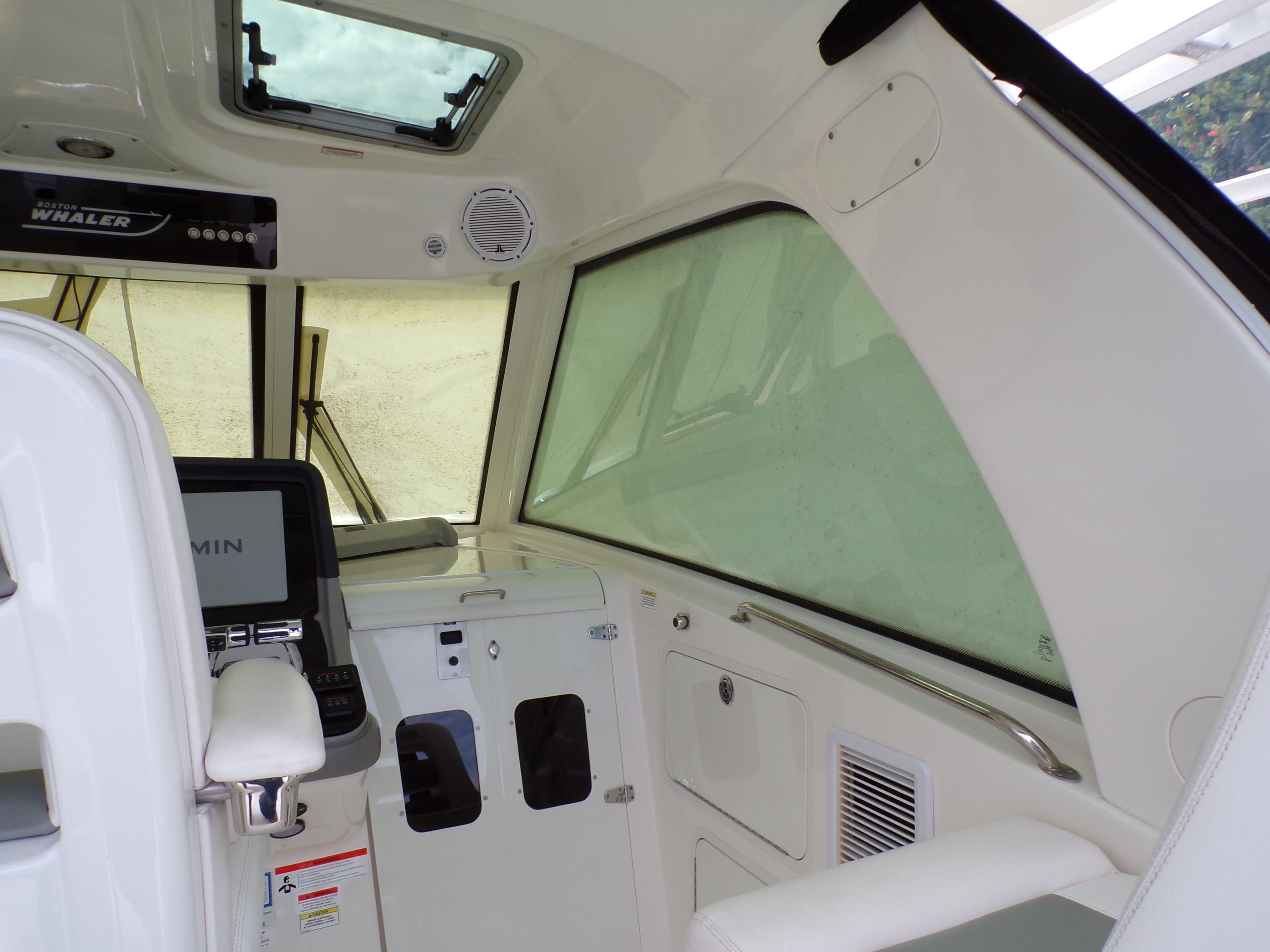 2014 Boston Whaler 345 Conquest - 59