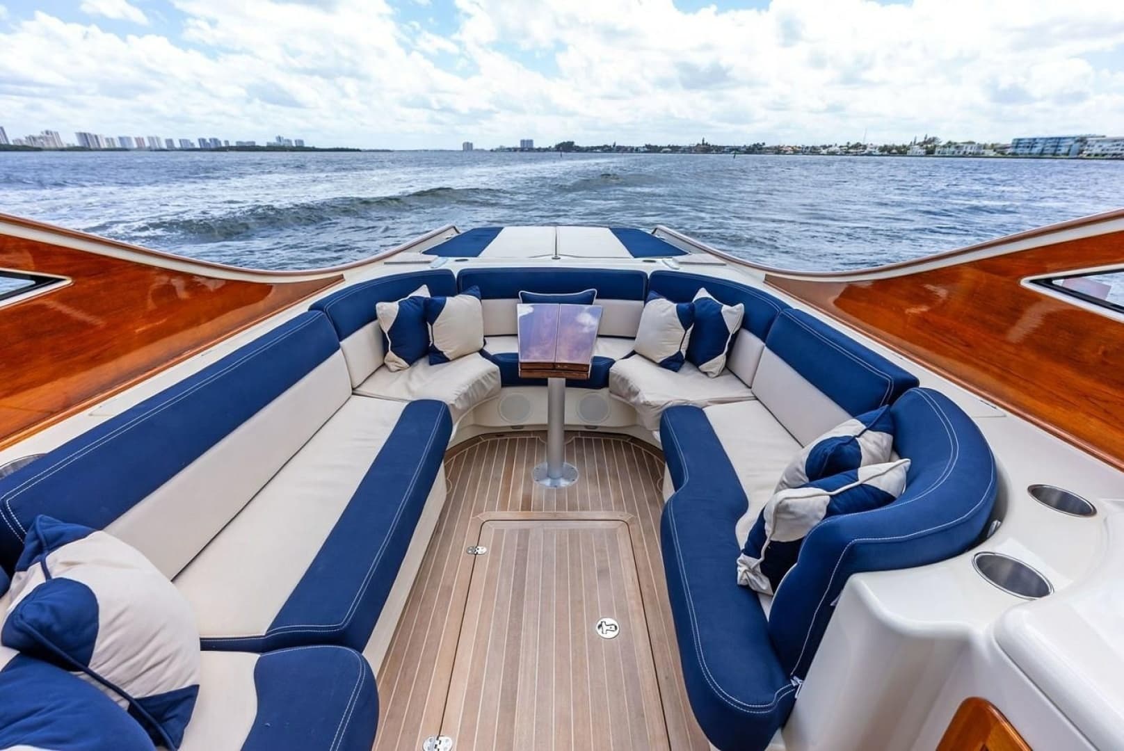 2008 Hinckley Talaria 38R - Image 14