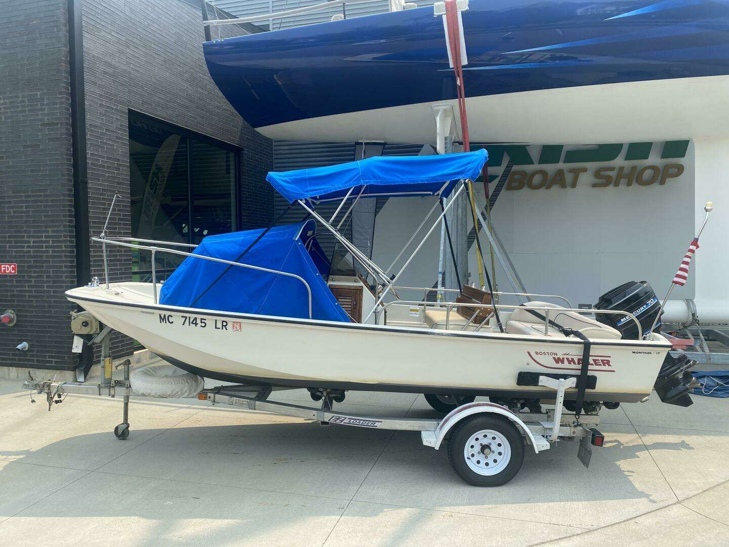 1981 Boston Whaler 17 Montauk - Image 2