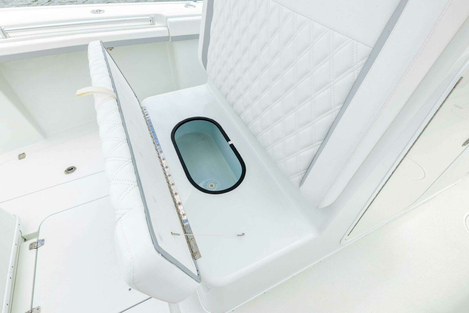 2014 Yellowfin 32 Offshore - Image 11
