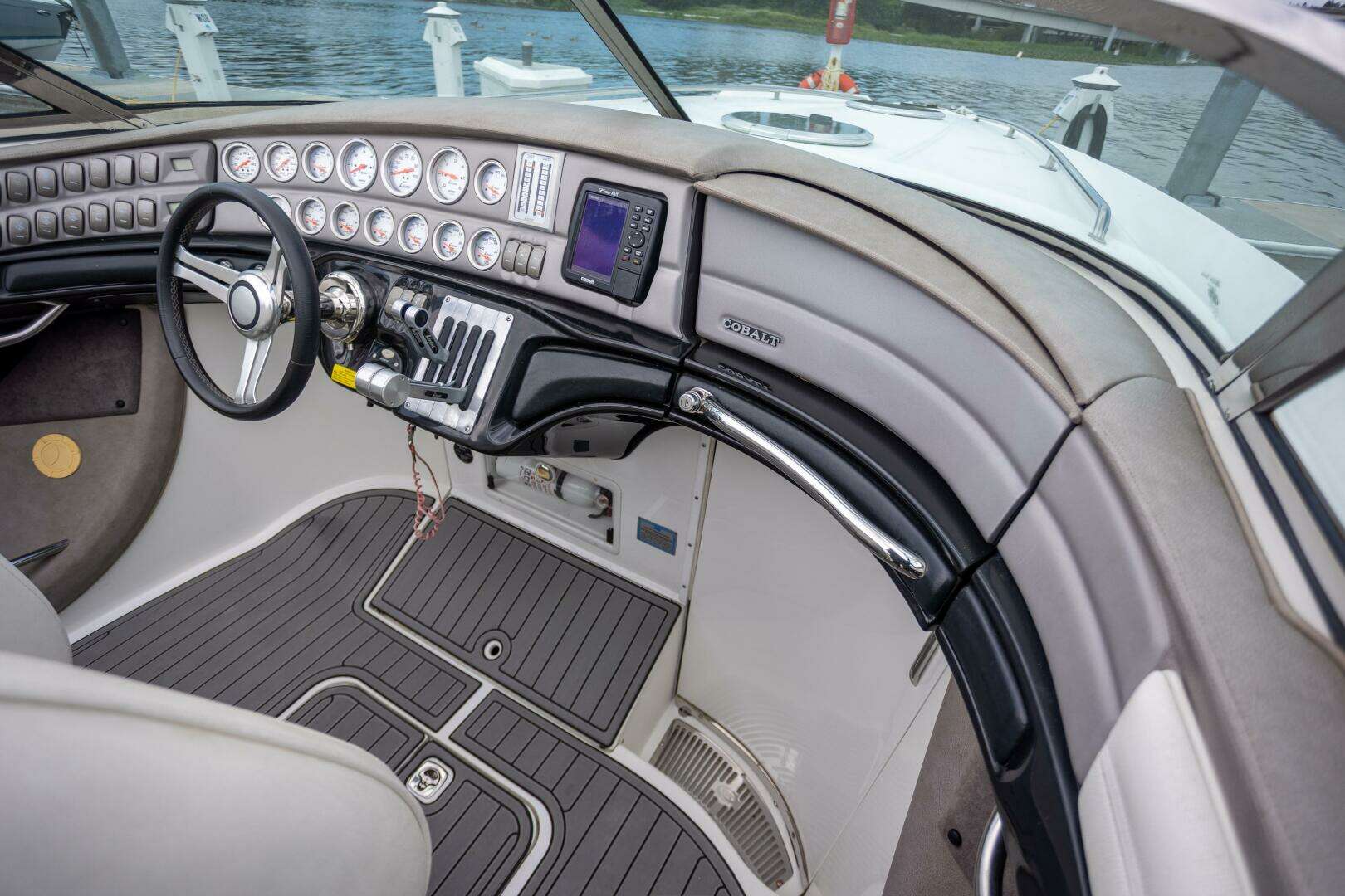2005 Cobalt 343 - Image 15