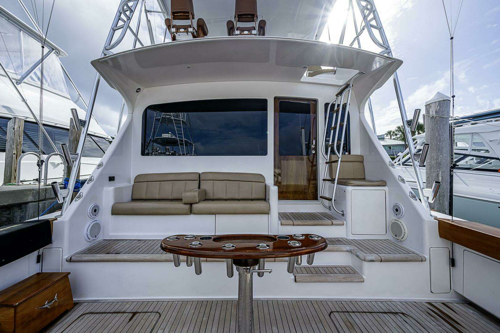 2007 Viking 64 Convertible - Image 38