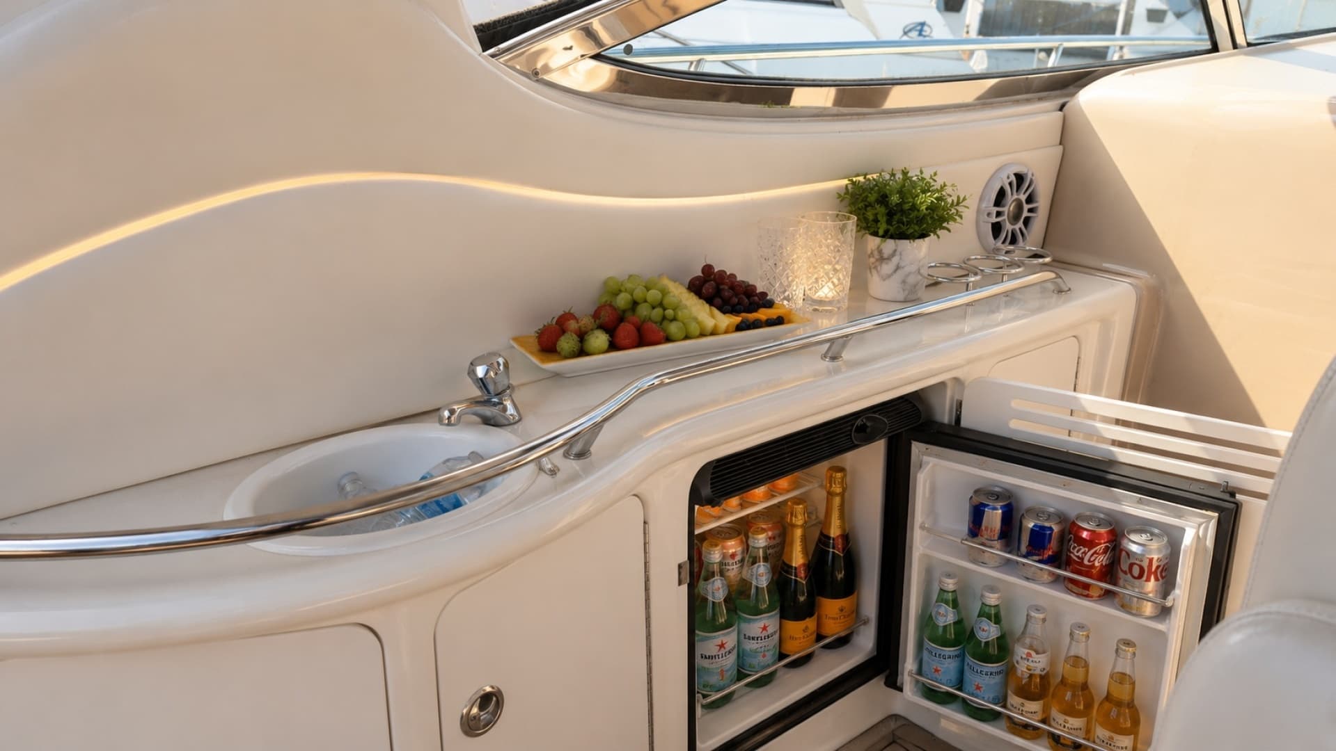 2004 Sea Ray 360 Sundancer - Image 9
