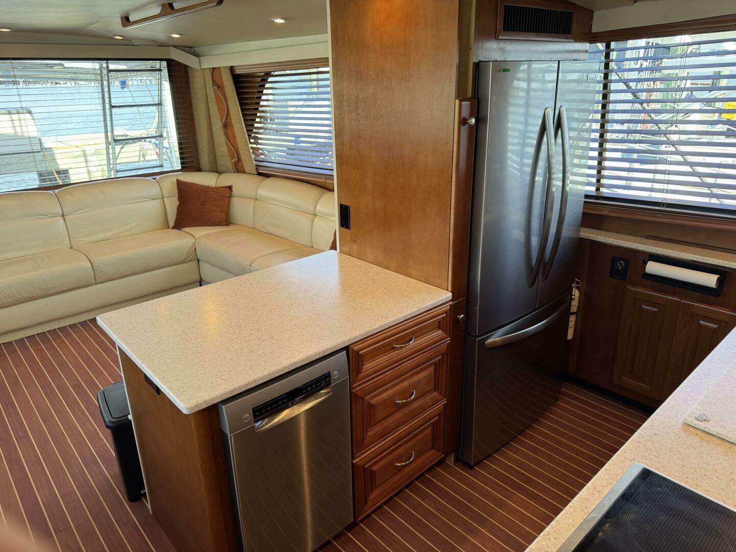 1995 Viking 58 Convertible - Image 27