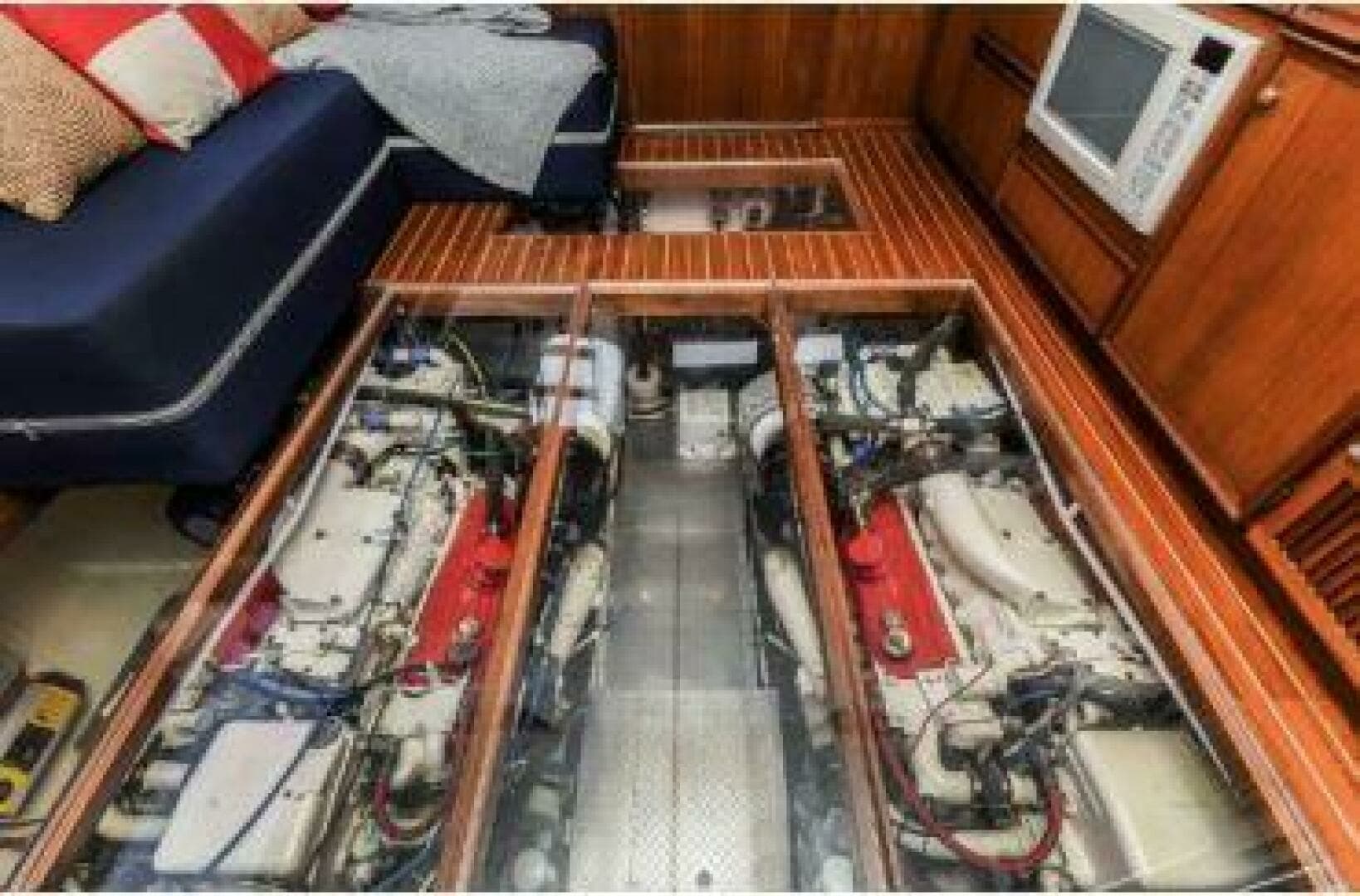 1977 Hatteras 56 SeaKeeper - Image 4