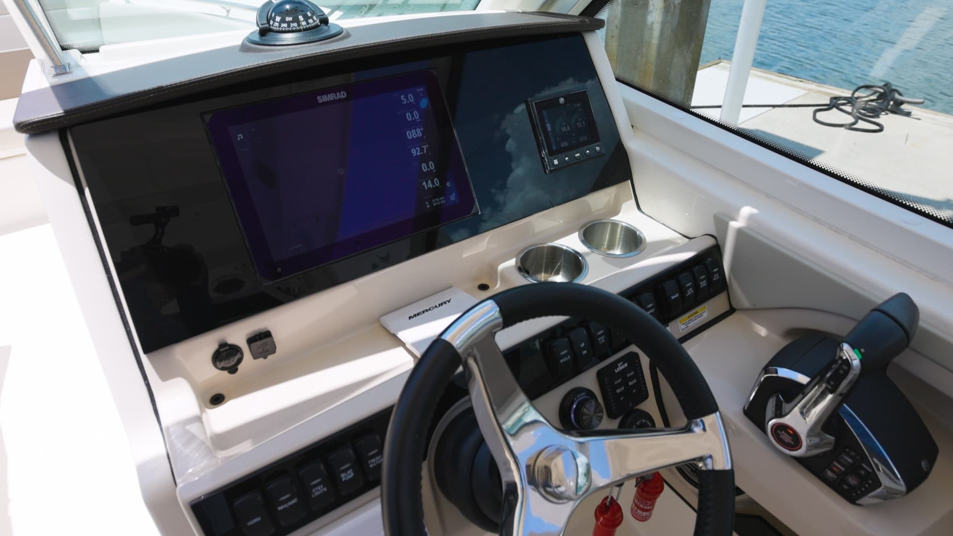2024 Boston Whaler 280 Vantage - Image 5