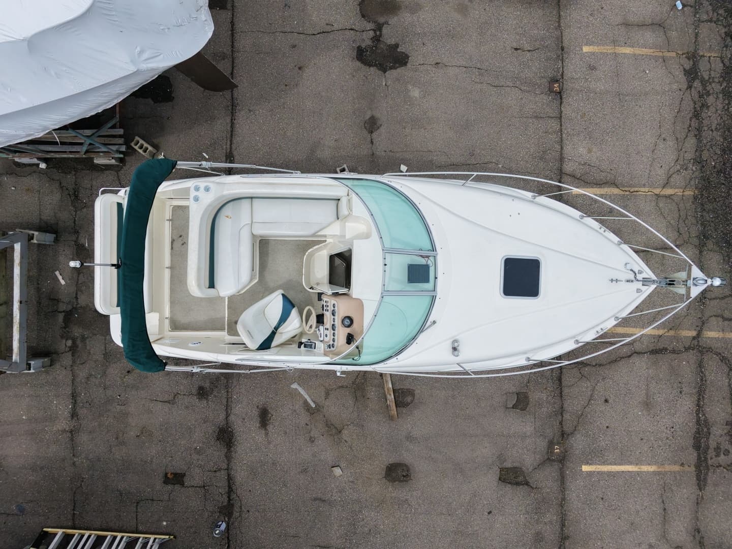 1998 Rinker 266 Fiesta Vee - Image 5