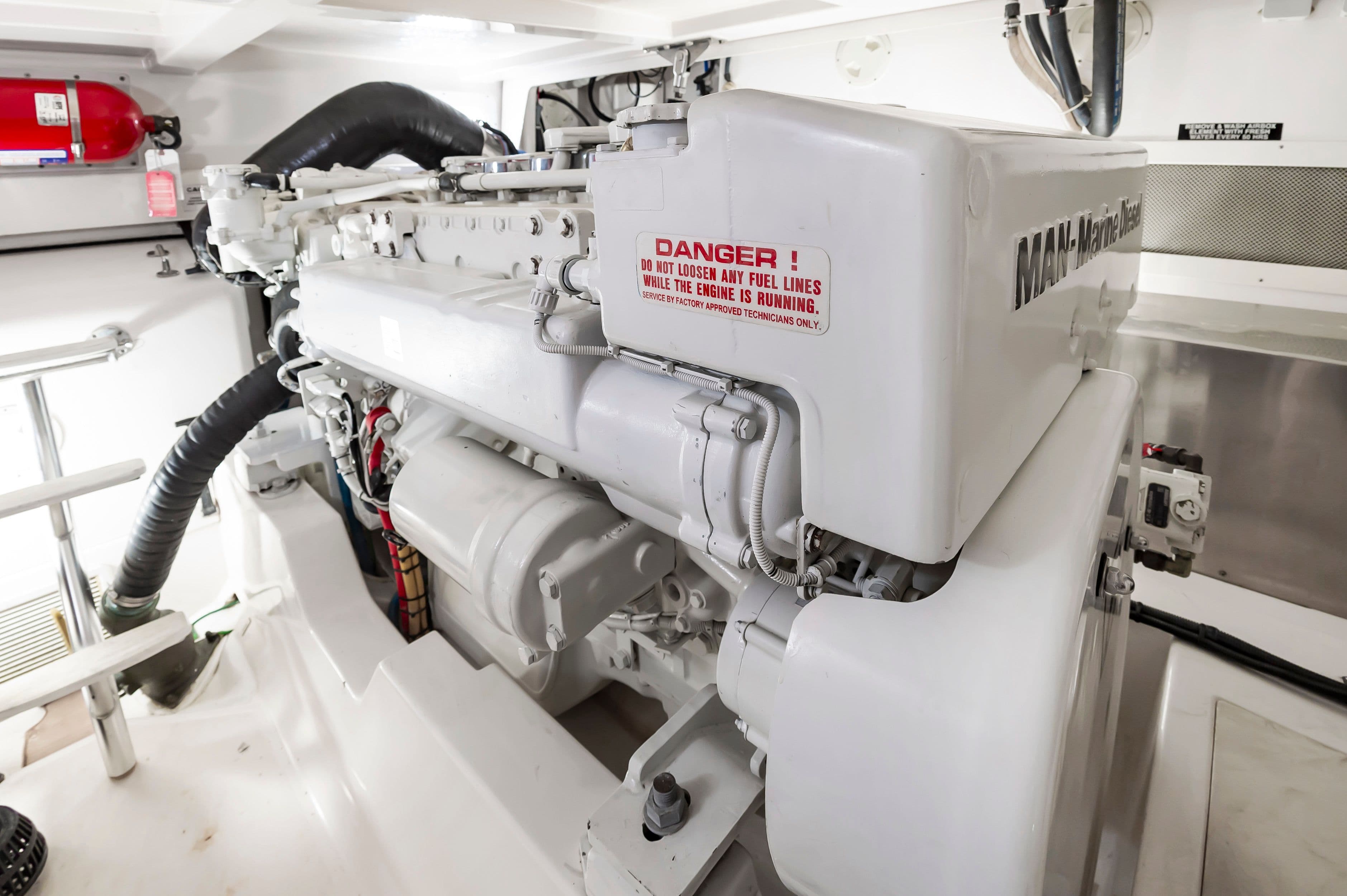 2008 Cabo 40 Express - 48