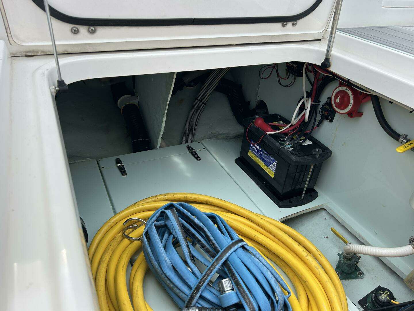 2008 Venture 39 Cuddy - Image 14