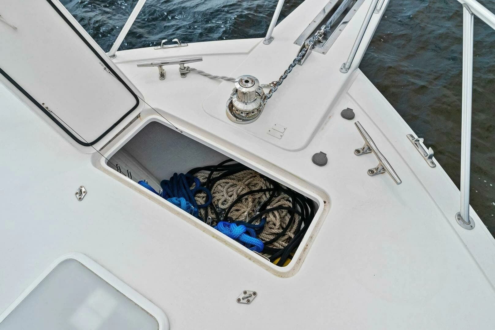 2006 Viking 61 Convertible - Image 41