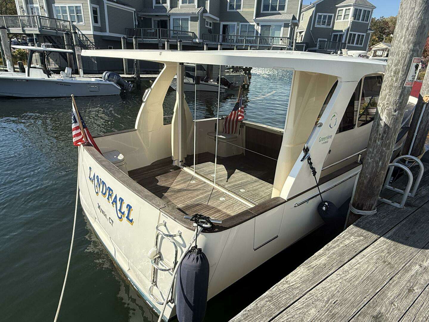 2013 Greenline 33 - Image 8